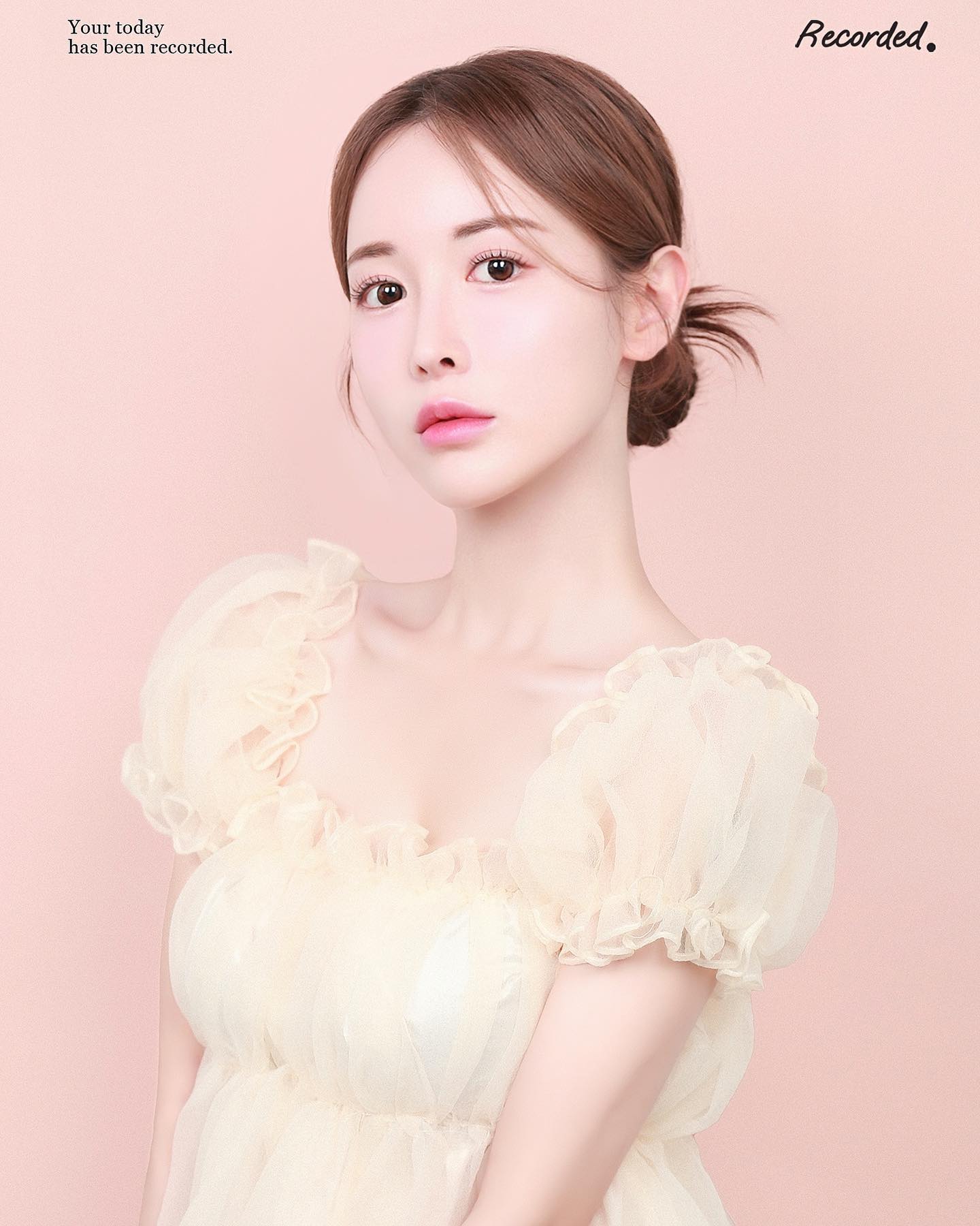 9월, 내가 태어난 달에 매년 기록하는
사과 같은 내 얼굴 예쁘기도 하지요 눈도 반짝 코도 반짝 입도 반짝반짝 ✨