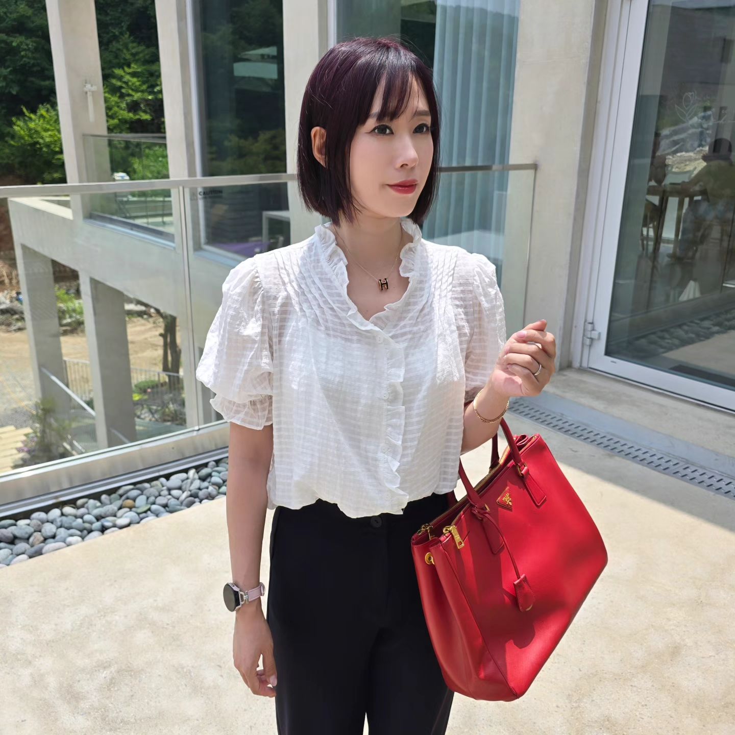 💜 주말 잘 보내고 계신가요?⠀
제주도는 날씨는 좋은데 너무 습하네요🥵⠀
⠀
여름이라 그런지 모공이 더 신경쓰여서ㅠㅠ⠀
요즘 메디큐드 에이지알 ATS 에어샷 써보고있어요!⠀
가성비 좋고 후기도 좋아서 10일쯤 써봤는데 일단 화장이 잘먹는느낌❤️ 모공은 좀 더 해보고 사진으로 후기 오려볼께요!🫡⠀
⠀
맛점하시고, 즐거운 하루되셔요!❤️❤️⠀

⠀
#내돈내산⠀
#메디큐브 #디바이스 #에이지알ATS에어샷 ⠀