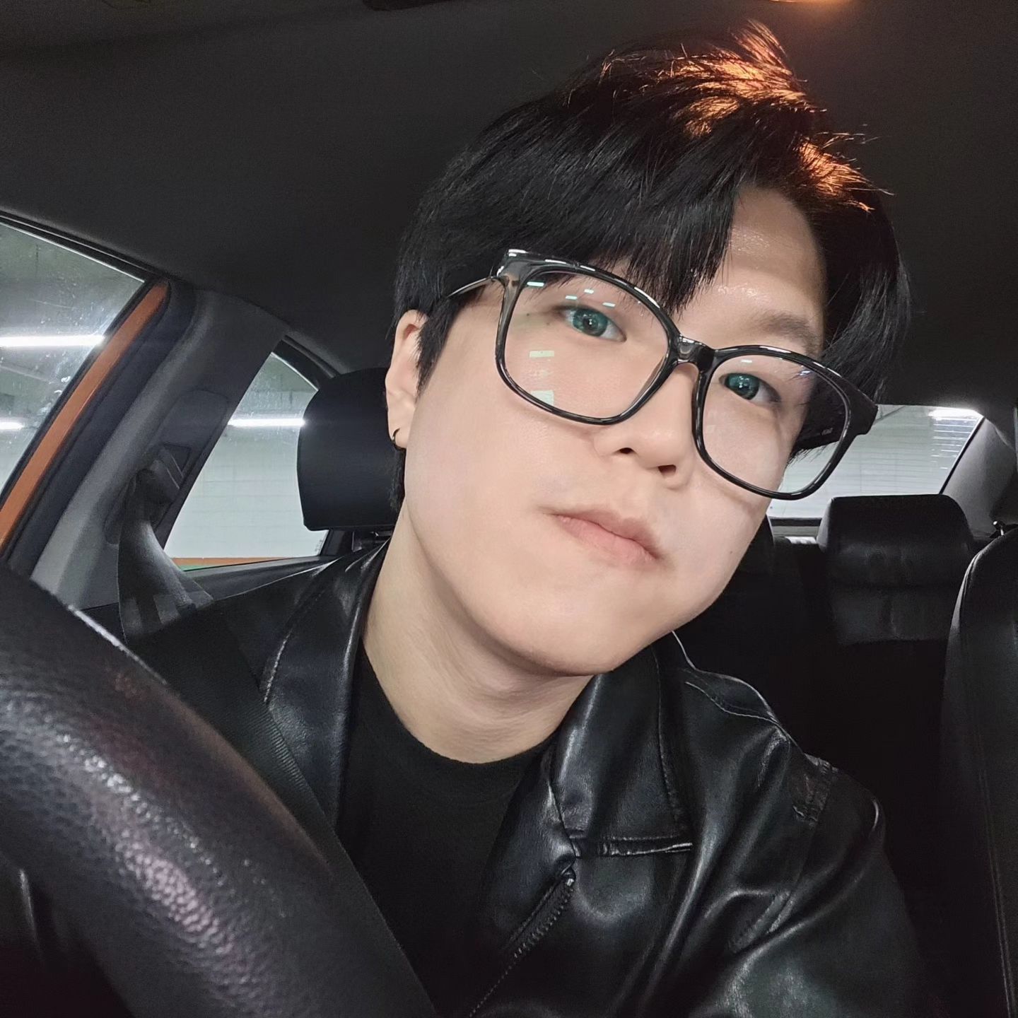 올만에 안경을 삿다😎