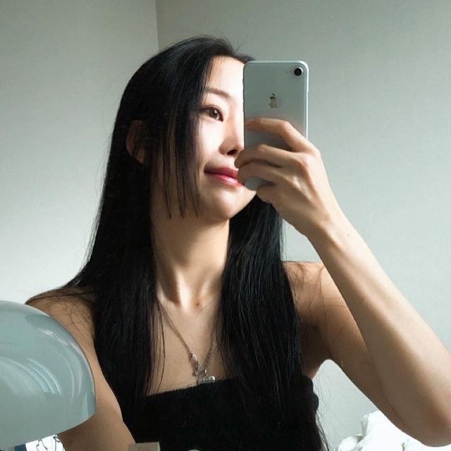 지연 on Instagram: "#제품제공 @luna_makeup_official 루나 NEW 소프트포뮬라펜슬(클라우드) 사용해봤어요〰️✍🏻 세밀한 쉐입, 부드러운 텍스쳐의 컨실러펜슬로 작은 점부터 라인 커버까지 가능한