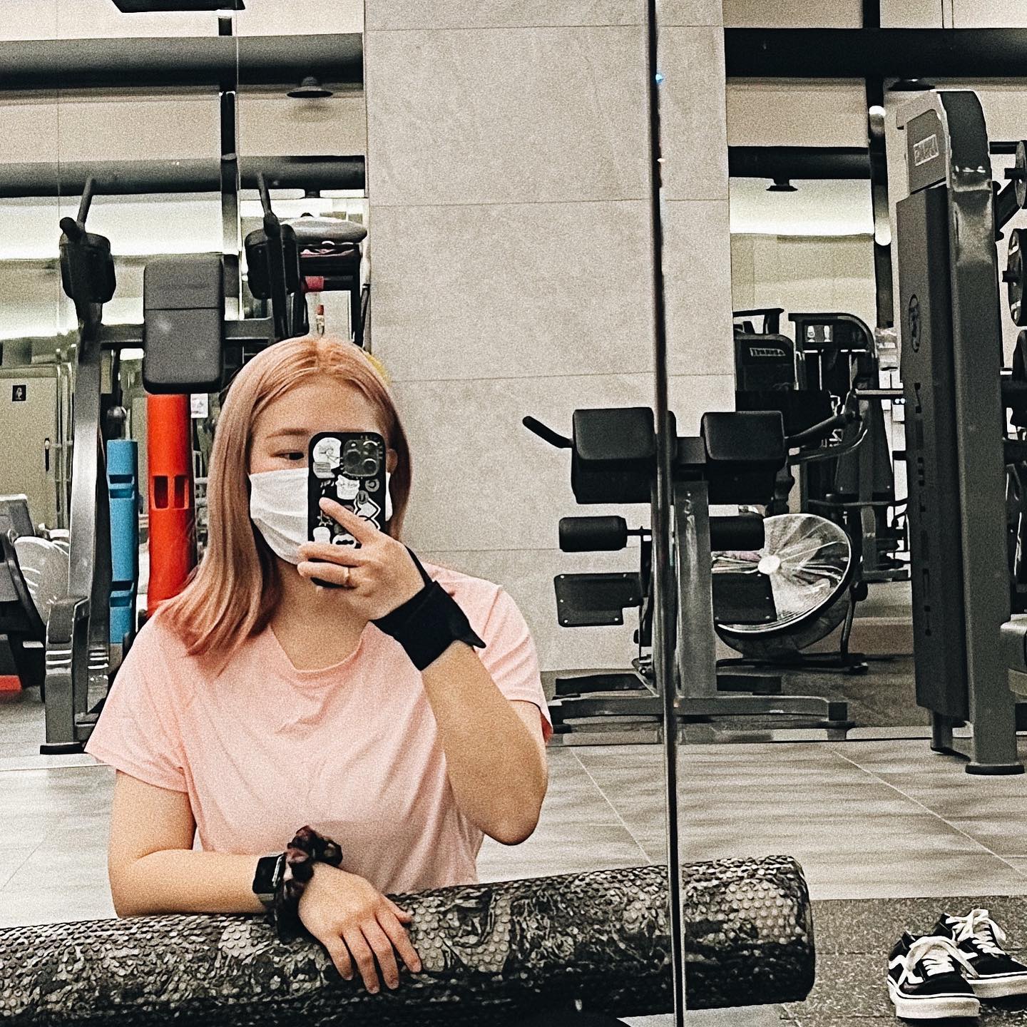 221028 #누랑_운동 #누랑_핏
-
뭐라도 기록하는게 용한 사람,,
동생 결혼식 준비에 2호점 지점으로 옮길 준비도 하고,,,, 마감하고 네시간 자고 하체 털리고 싸이클은 꾸역꾸역타고 오늘 풀타임 근무하러 갑니다….
12시부터 12시까지라니🫠
내일은 두시 출근이니 늦잠잘겁니다 흑흑
내일 할로윈 퍼레이드 광안리에서 하고 드론도 다른 행사도 다 한다니 저는 전사할 예정,,
주말 잘 보내세요!