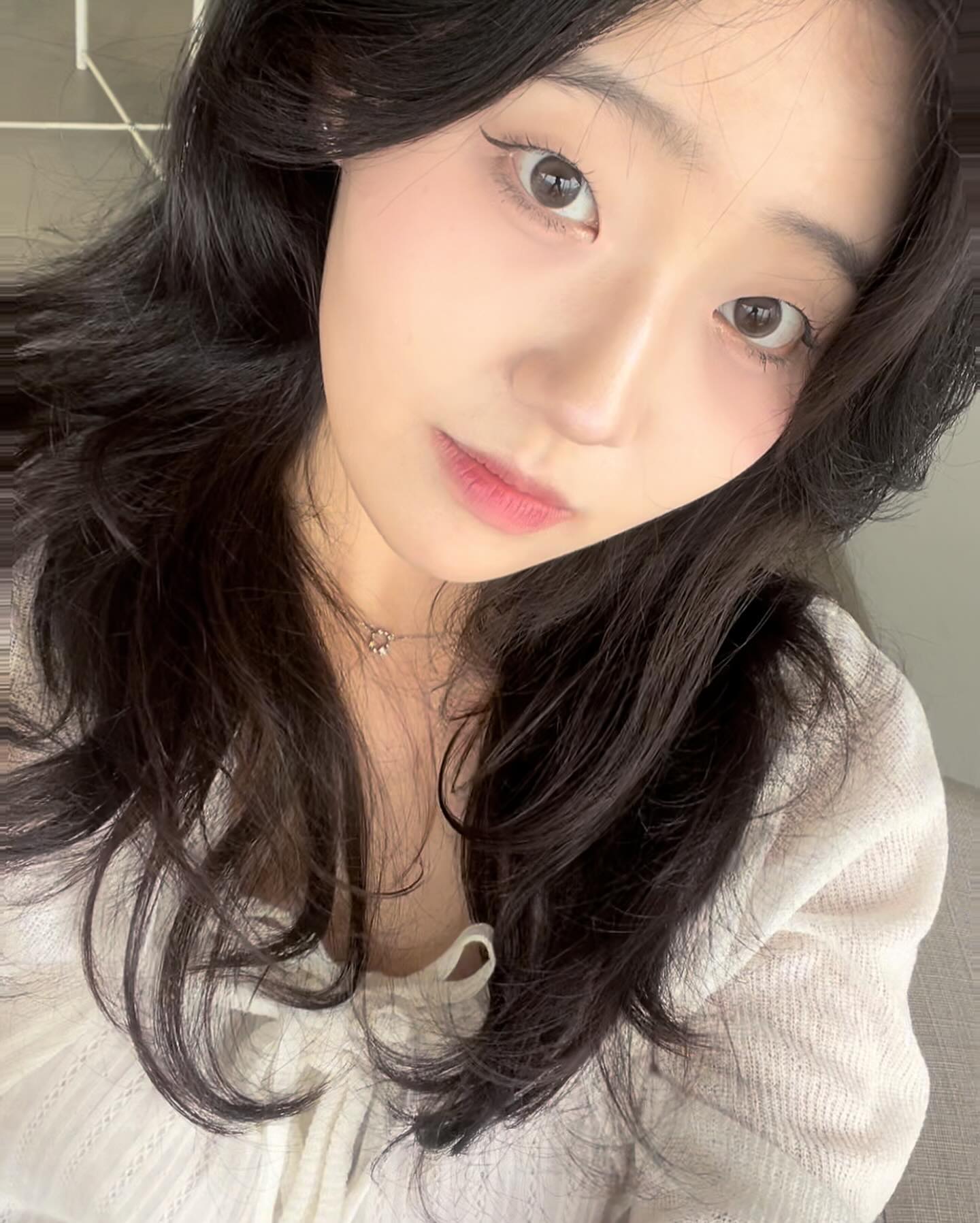#협찬

☑️평소에 직경 13.0-13.2를 착용해서 13.4는 너무 크지 않을까 했는데 체감 직경은 13.2라 부담스럽지 않았고 
내추럴 크림초코 색상의 렌즈라 데일리하게 부담없이 끼기 좋은 츄렌즈 신상 렌즈 밀크앤티 크림초코입니다🍫🤍

 #츄렌즈 #chuulens #밀크앤티 #크림초코 #크림모카 #윙크렌즈 #윙크렌즈앱 #WINC