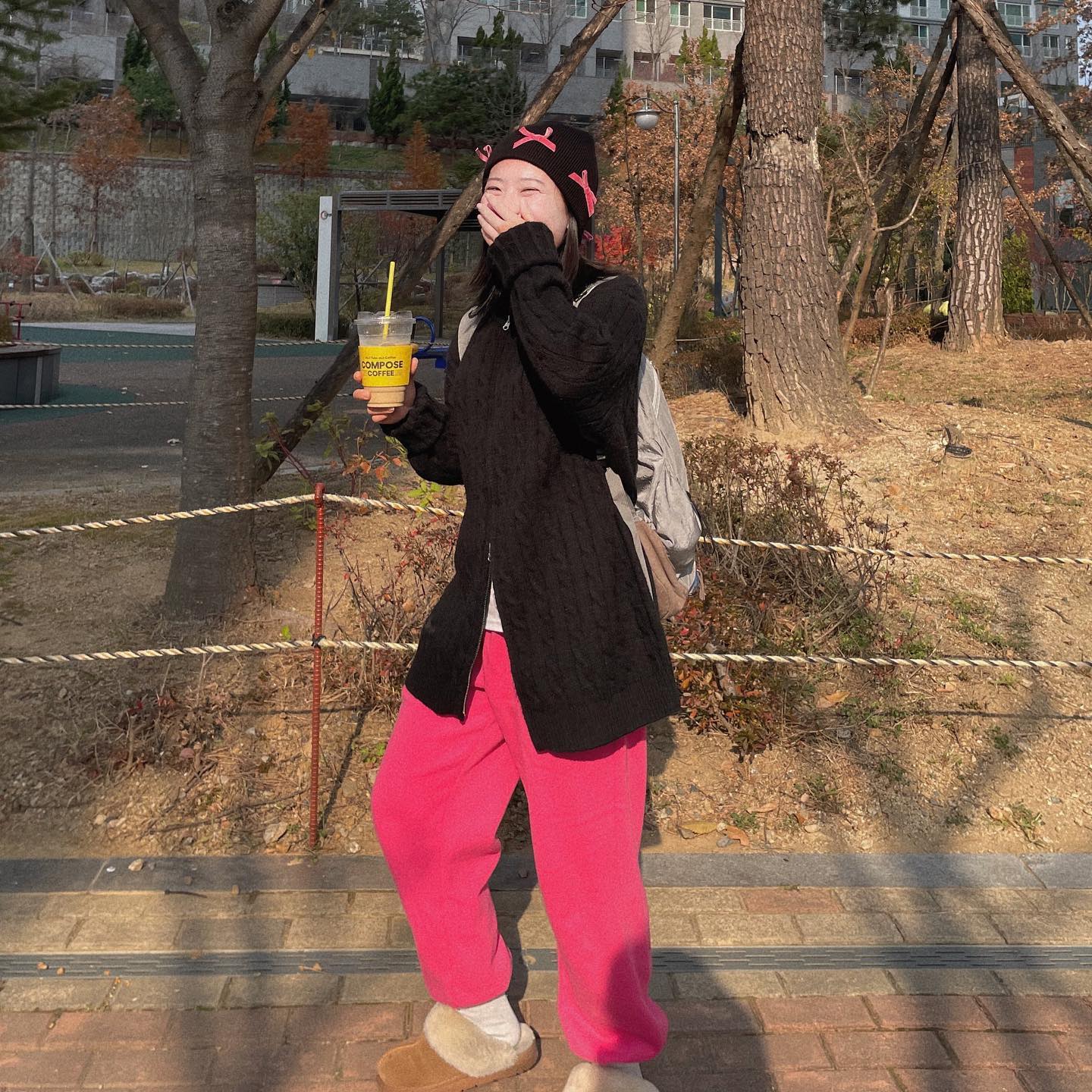 화장안하고 언니 만났는데 얼굴좀 가려보라고 ㅎㅎㅎㅎㅎㅎㅎㅎㅎ🔥🔥
얼굴이 에러라고해서 인정하고 터짐 🤣ㅋㅋㅋㅋㅋ
이제 날씨가 추워서 얼굴도 다 덮고다니고싶어요ㅠㅜㅜㅠㅠㅠㅠㅠㅠㅠㅠㅠㅠㅠ