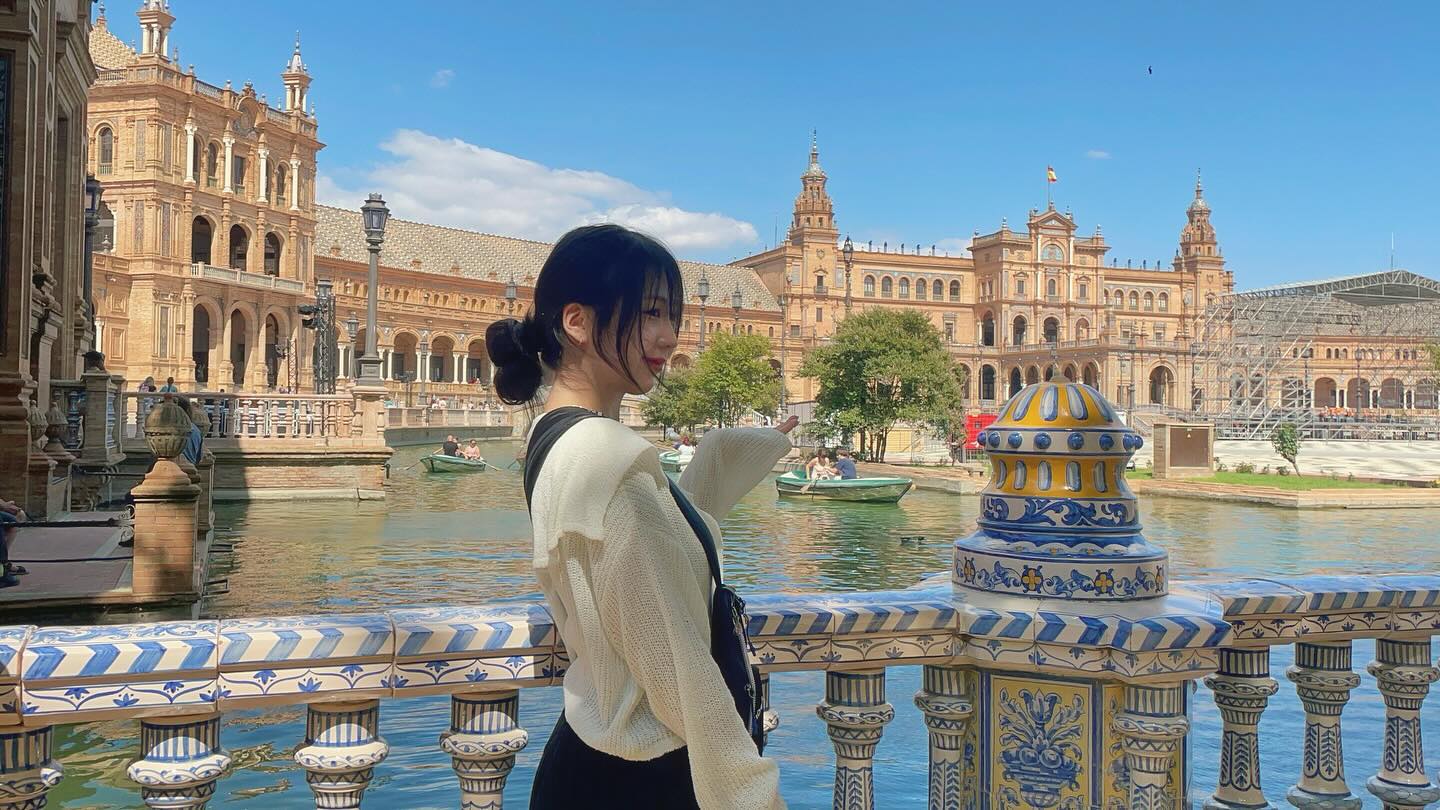 뜨거웠던 (말 그대로,,,,) 세비야의 스페인 광장🇪🇸 밤에 야경보러 다시 가보고 싶다!