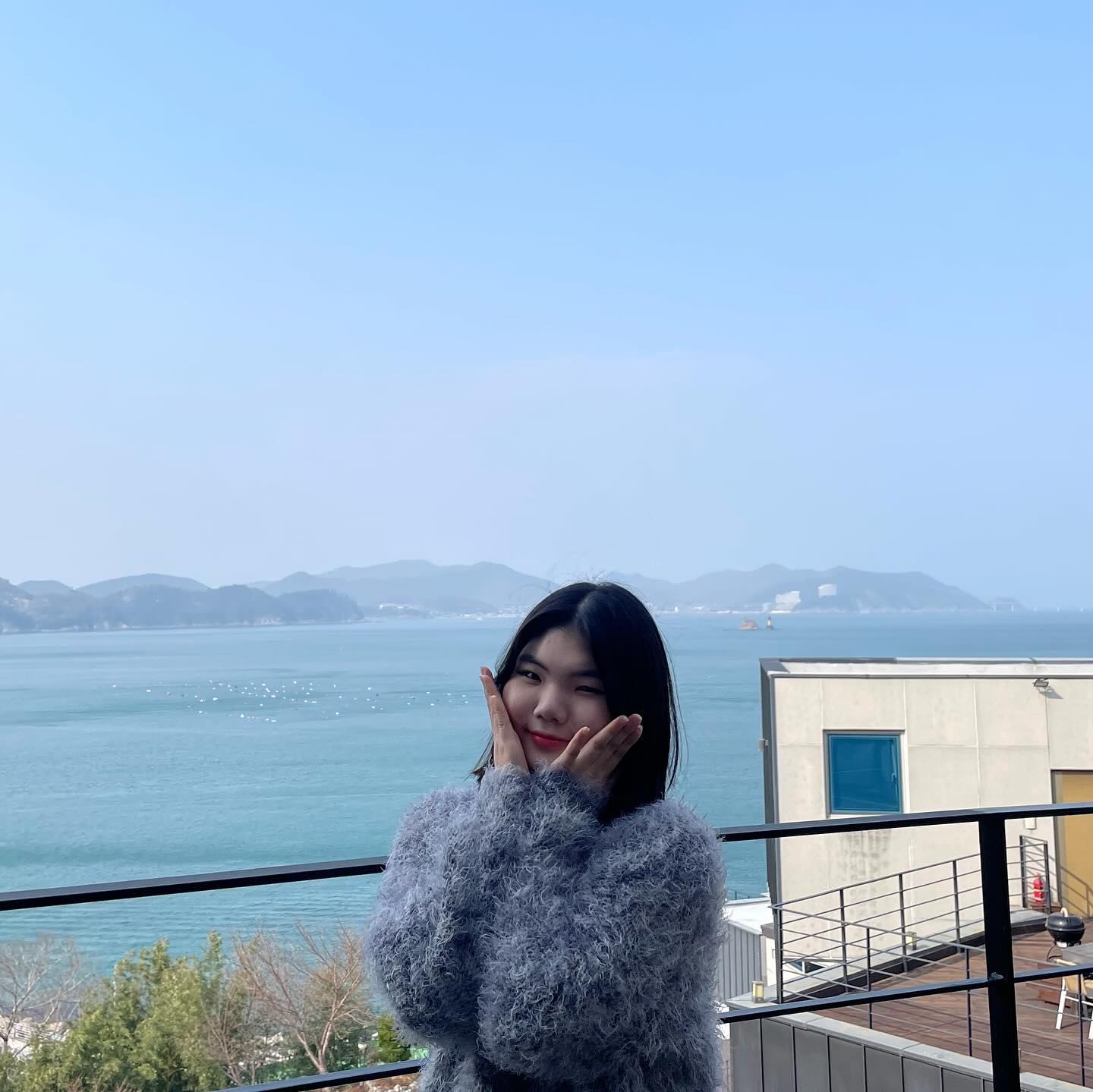 🌊 ‘흐렸던 날은 가고 좋은 날만 가득하길‘