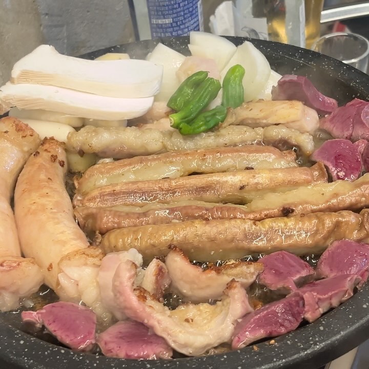 😋#예삐푸드 #예삐맛집 🍴
.
.
.
.
.
📍인천 부평구 길주남로125번길 6 1층
⏰ 매일 14:00 ~ 23:30
📒푸짐 한판 1kg 79,000 / 비빔국수 4,000
.
.
.
.
부개동 곱창맛집 "푸짐곱창" 말그대로 왕 푸짐 그 잡채....
곱창은💁🏻‍♀️
어딜가나 비싸지만 , 퀄리티는 어딜가나 다 다른뎅 
푸짐곱창은 가격도 양도 퀄리도 대 만족이여따 😌
곱이 빈틈없이 꽉~~~~! 차 오동통 했고질기지않아서 
먹을때마다 입속에서 곱이 팡팡 터졌다 🎉🎉🎉
생긴지 얼마 안된곳이지만 벌써부터 웨이팅 있는 부개동 맛집
이 가격에 이 퀄리티면 단골 해야지 모..
.
.
.
.
 #푸짐곱창 #부개동맛집 #굴포천역맛집 #부개동푸짐곱창 #삼산동곱창 #삼산동곱창맛집 #부평곱창