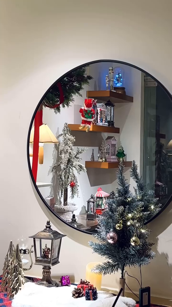크리스마스 D-1 이브에 추천하는 디데이원 ⛄🎄
다양한 크리스마스 소품부터 아기자기한 포토존까지
실내에서 따뜻하게 즐기는 크리스마스 카페 ✨💖
크리스마스에 진심이라면 더 늦기 전에 방문해 보기!

✔️ 1층 소품샵&카페, 2층 레스토랑&와인바
✔️ 건물 주차 공간 4~5대 이용 가능, 만차 시 주변 공영주차장 이용

📍 디데이원
➖ 서울 영등포구 당산로49길 14 1층
➖ 운영시간 : 매일 11시 30분~22시
️ 
#YEON_서울