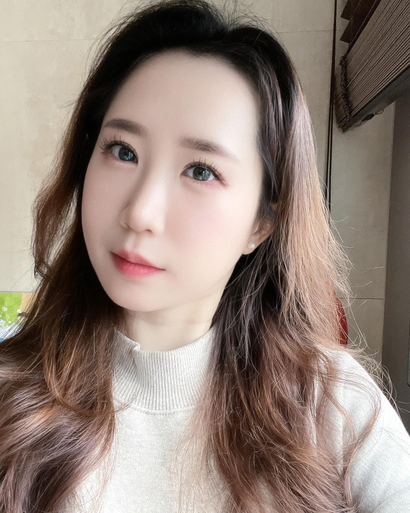 *
이발✂️ 전🙂

육아때문에 늘 묶고 사는데, 이렇게 상할 수 있다고?
마리 털보다 못한 내 머리 싹둑✂️

에프터는 다음에💕