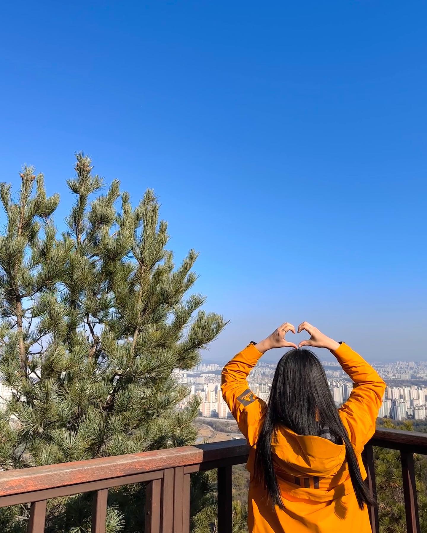 한 달에 한 번 등산하기
지키려 시늉만 낸 11월 칠보산⛰️
& 아빠 현직때 작품 한 컷👨‍✈️