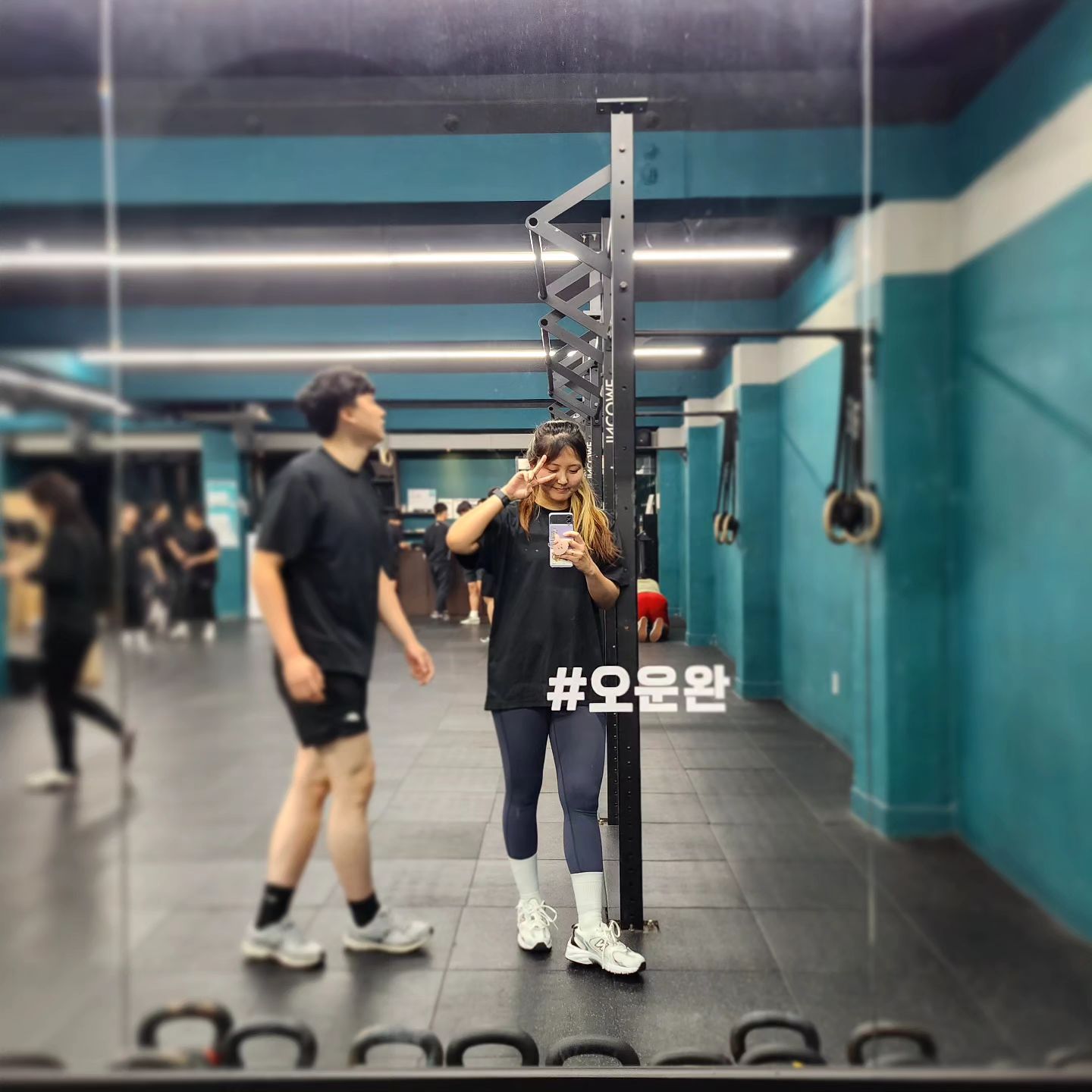 #협찬 크로스핏GK 명일점
.
크로스핏이라는 것을 해보았습니다만
1시간동안 실제 운동시간은 얼마 안됩니다만
운동은 겁나 빡셉니다만
쌤들이 수준에 맞게 갈켜주셔서 누구든지 할 수 있습니다
겁나면 무료체험으로 매콤한맛 볼 수 있음😇
📌크로스핏GK 명일점 0507-1352-9679
.
다른 사람들 바벨에 비해 초라한 우리의 5키로 덤벨
그치만 첨으로 같이 운동해서 너모 재밌었어 나는ㅋㅋㅋㅋㅋㅋㅋ
같이 해줘서 고맙다............🙃
운동 후 갓 태어난 기린 같았던 그의 다리...... 잊지 모태.........ㅋㅋㅋㅋ
.
#크로스핏GK #강동구크로스핏 #강동크로스핏 #명일동크로스핏 #천호동크로스핏 #암사동크로스핏 #고덕동크로스핏 #길동크로스핏 #강동구헬스장 #강동헬스장 #명일동헬스장 #천호동헬스장 #암사동헬스장 #고덕동헬스장 #길동헬스