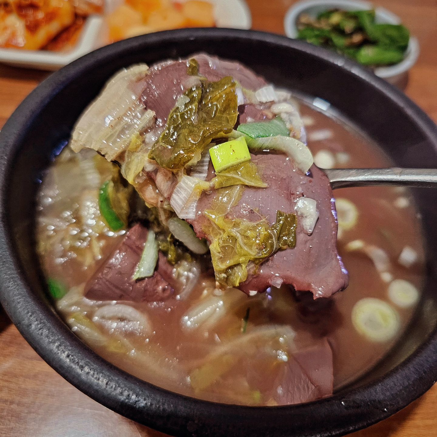 길동 선지해장국 맛집 #영화정
⠀
#선지해장국 자주안먹지만
여기는 짱맛있음!
⠀
선지도 큼직큼직
국물이 깔끔해서 너무좋음♡♡
⠀
특히 선지,우거지,국물 리필가능♡
⠀
아침 7시부터 먹을수있어요ㅎ
.
아담하지만 오래된
아는사람만 안다는 그런 #맛집
⠀
#길동맛집 #길동해장국 #강동구맛집
#해장국맛집 #선지해장국맛집 #먹스타 #맛스타그램 #맛집 #서울맛집 #서울가볼만한곳 #먹팔맞팔 #팔로우반사 #좋반