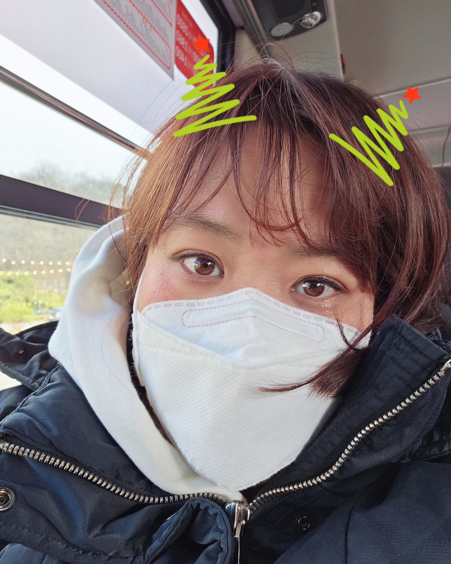 #자부타임
와~~~~ 어제에 이어 씐나는 연말 자부타임을 가지려고 하는데
왜!!! 왜!!! 춥냐고~~~~~~~~~~~🥶
아무생각 없이 나왔다가 댕깜놀👀
바람이 바람이~~~~ 내 얼굴을 그냥 꽂아버림 눈을 질끈 감았지모야요!
근데 사람도 엄청 많다~ 이 추운데 다들 어디가세요?! (넌 어디?!)
오늘 광화문에서는 <크리스마스마켓> 오픈한다니 사람도 엄청 많을 듯 함메다~~♡ 무튼 이 추위는 무시하고 재미지게 놀다와야지♡
#나너무신나 #추운날씨 #아빠랑잘놀아라 #야호