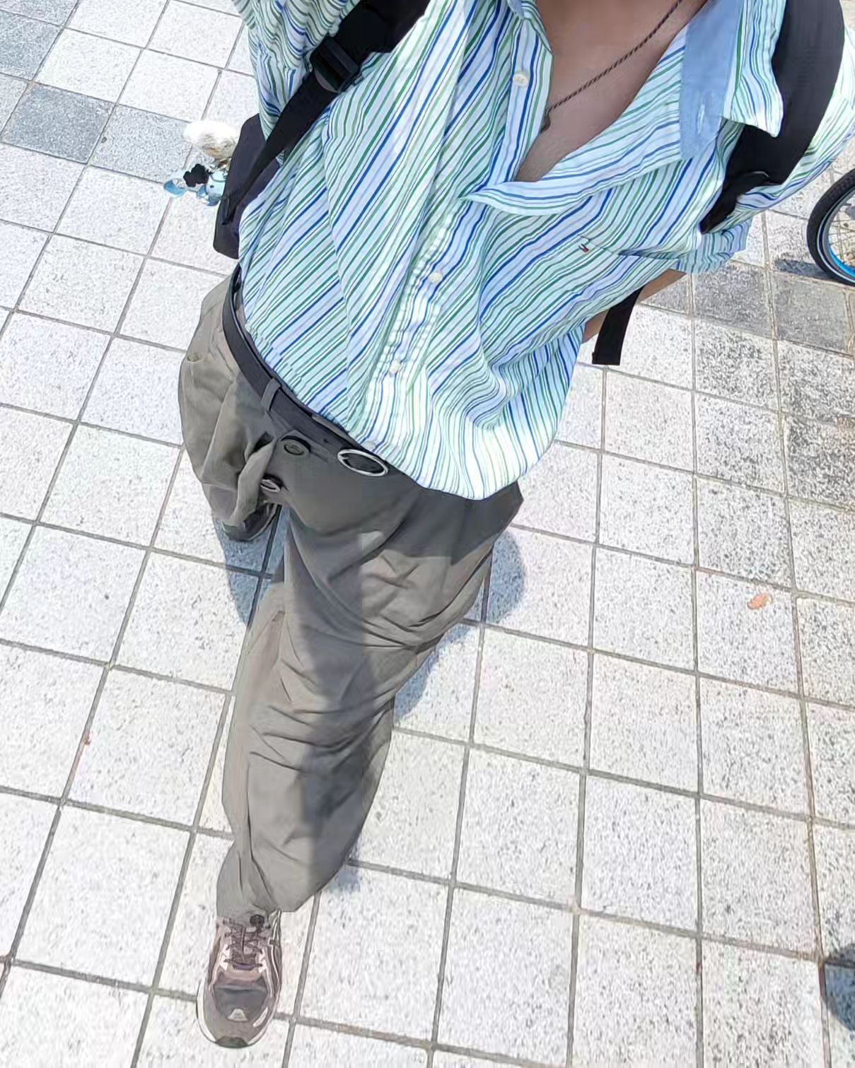 스토리에만 올렸던 코지의 코디 모음집😀

이런 각도의 코디 사진들도 마음에 드신다면 
브랜드와 제품명을 정리해서 업로드 해보겠습니다 :)

1번째 착장.
셔츠 -tommyhilfiger
벨트 - 8seconds_official "라운드 레더 벨트"
바지 - cozydailyloook_official 의 "와이드 사폭바지"

2번째 착장. 
셔츠/ 바지 - 보세 
민소매 - 직접 제작
목걸이 - vaho_studio

3번째 신발.
23.65 의 "NUTTY"

4번째 팔찌.
- 자체제작 

5번째 착장. 
반팔 - musinsa_standard
니트 베스트 - f.illuminate
바지 - cozydailyloook_official

6번째 착장(겨울) PASS

7번째도 PASS

컨텐츠를 만들기 전에 방향성을 잡고자 여러분들께 질문 Time 🍊

1. 항상 하던대로 이것저것 다양한 패션+ 일상 
2. 운영중인 쇼핑몰 바지에 대한 여러가지 컨텐츠 + 향후 다른아이템 생산 가능성?
3. 라이브 방송으로 소통 (코노or 일정 가는길에 잠깐?)
4. 대세는 영상이지..! 컷편집하고 오디오 입혀서 숏폼 만들어!🎞