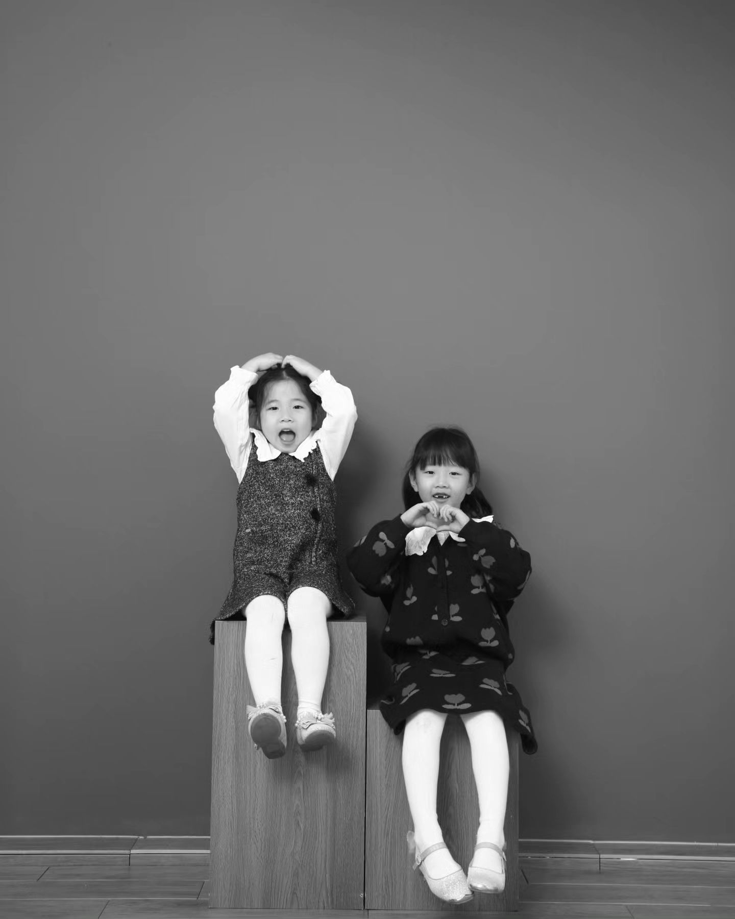 🙏아들을 낳으리니 그 이름을 예수라 하라 이는 그가 자기 백성을 그들의 죄에서 구원할 자이심이라 하시니라
마태복음 1:21 

우리의 크리스마스.
예배 드리고, 함께 할 수 있는 크리스마스에 감사하며 순간의 추억을 남겨보았다😍

#2023크리스마스  #화이트크리스마스 #메리크리스마스
#안성사진 #인생한장 #예수님탄생일 #자매맘 #럽스타그램