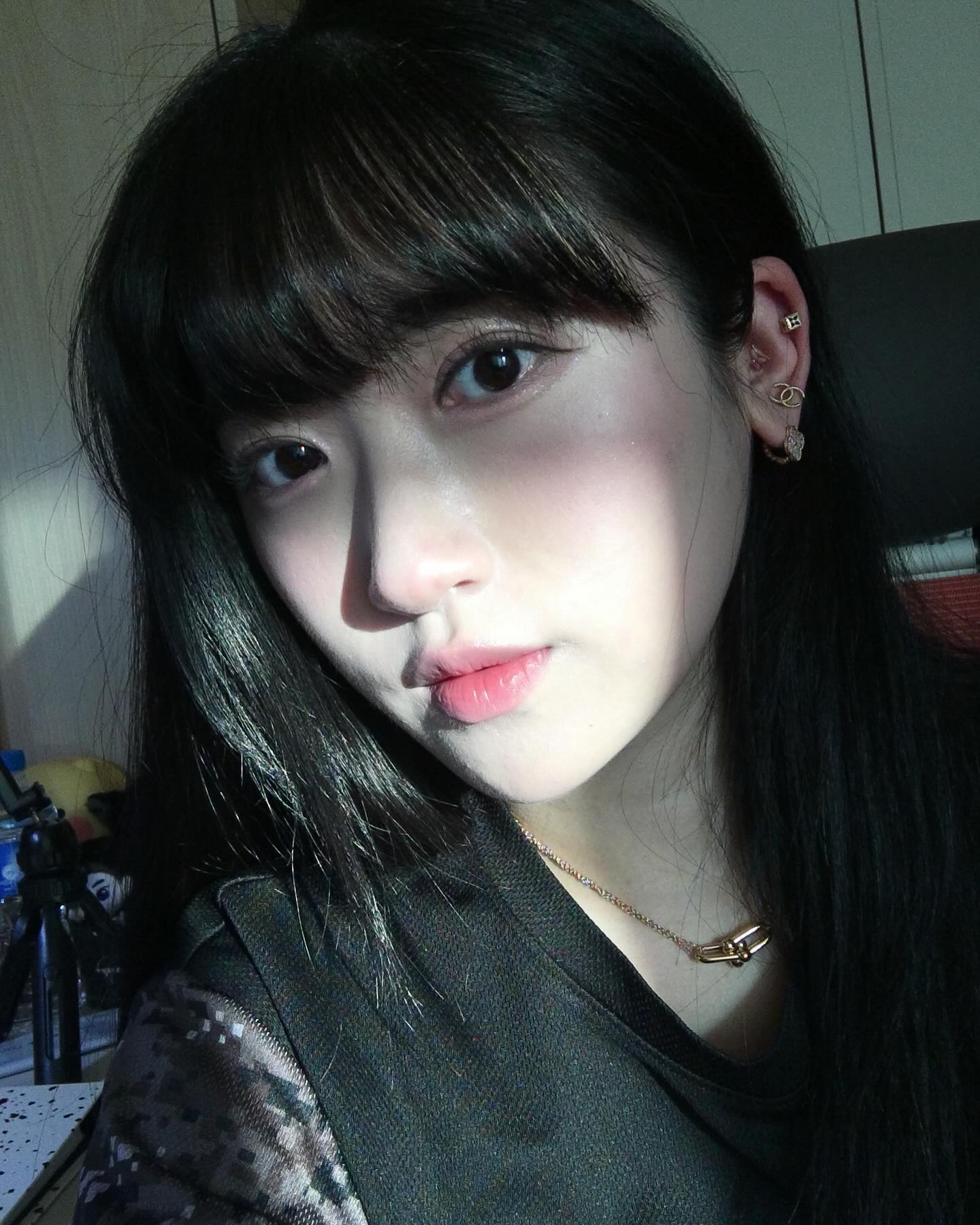 얼굴 너무 크게 나왔네 미안,,🩵