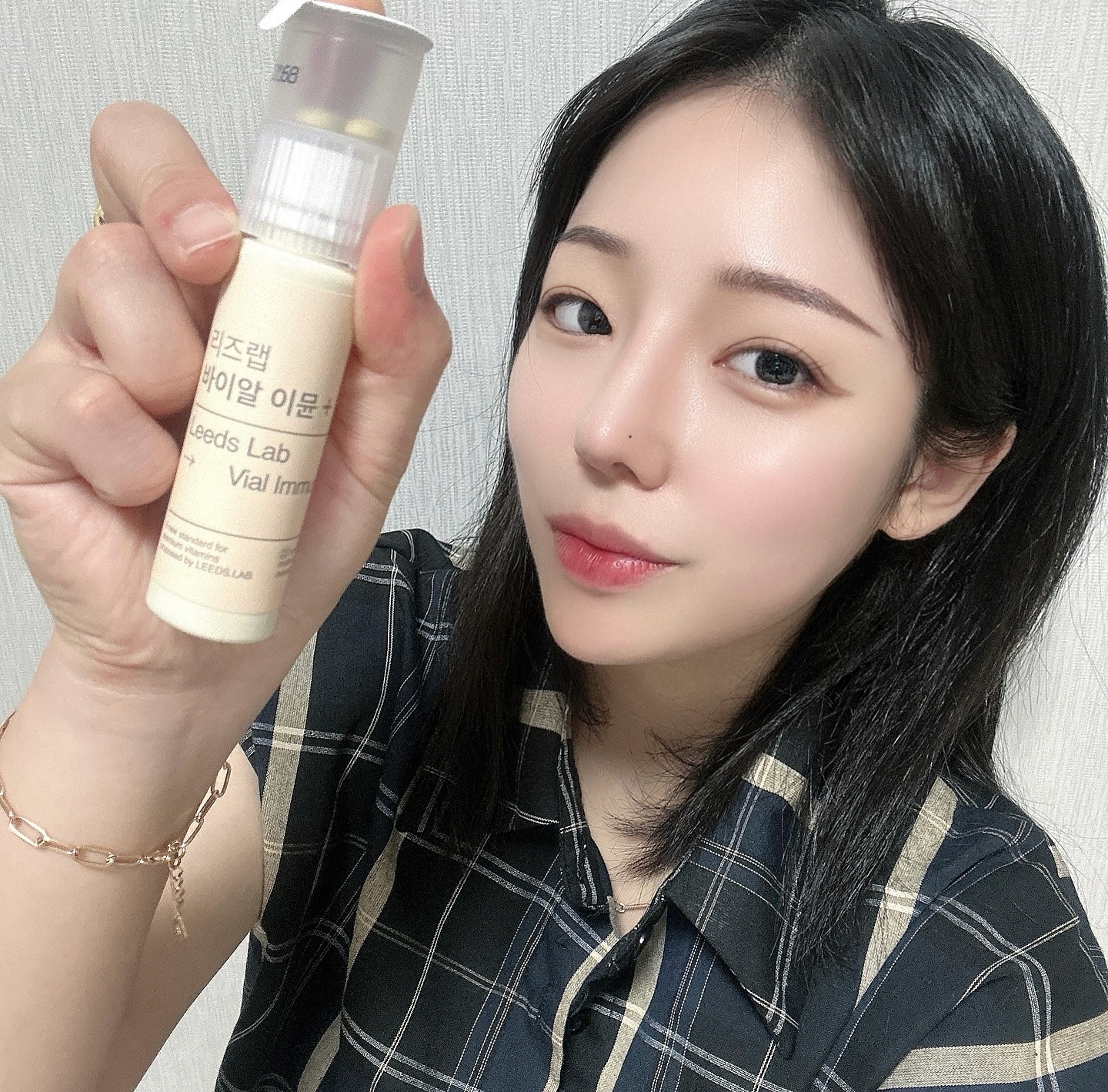 #협찬 #리즈랩 
‘리즈랩 바이알 이뮨 플러스’

이민정님이 광고모델로 발탁된!
#이민정비타민 으로도 유명한, 리즈랩 이뮨 비타민✨

▸ 국내 최초, 최다 22종 영양소 함유❕
▸ 기존 19종 영양소보다 비타민 B2, 비타민 B12, 마그네슘 이렇게 3가지 영양소가 더 함유되어 총 22종 영양소 함유로 업그레이드 된 비타민👍🏻
▸ 영양소는 더 함유되었지만 정제 크기는 커지지 않고, 물 없이 어디서든 간편하게 챙길 수 있다는 장점!
__

⊳ 단상자 정면에 섭취한 날을 까먹지 않게 체크 가능✔️
⊳ 하루 한 병으로 간편하게 하루 영양소를 다 채울 수 있고, 
⊳ 액상비타민이 망고맛이라 누구나 맛있게 섭취할 수 있어요

⊳ 가장 중요한 배송! 오후 1시 이전 주문 시 당일 출고! 당일 출고 시 90% 바로 다음날 도착❕

leedslab.official 
 [ https://bit.ly/3ex27bn ]

#리즈랩바이알이뮨플러스 #바이알이뮨플러스 #국내최초 #국내최다 #이민정 #이민정비타민 #골프비타민 #골프필수템 #라운딩필수템 #골프선물 #운동비타민 #올인원비타민 #종합비타민 #비타민추천 #프리미엄비타민 #면역력영양제 #멀티비타민 #멀티비타민추천 #건강기능식품추천 #비타민선물