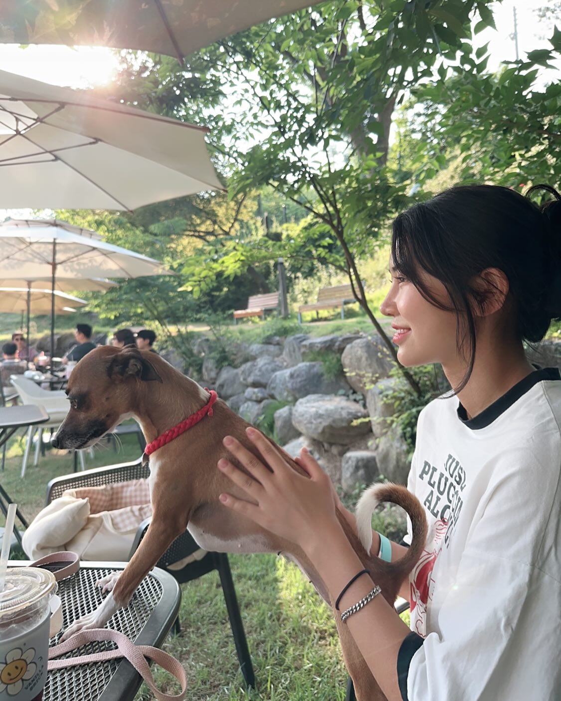 😆마냥 행복한 요즘~🐶
.
.
#노는게제일좋아 #뽀로로 #행복한백수 #🤗 #신나 #행복 #날씨맑음 #신난다 #좋아 #일상 #일상스타그램 #daily #ootd #selca #selfie #셀피 #셀카 #셀스타그램 #fff #f4f #lfl #l4l #소통 #선팔맞팔 #인친 #좋아요 #좋반 #행복 #❤️