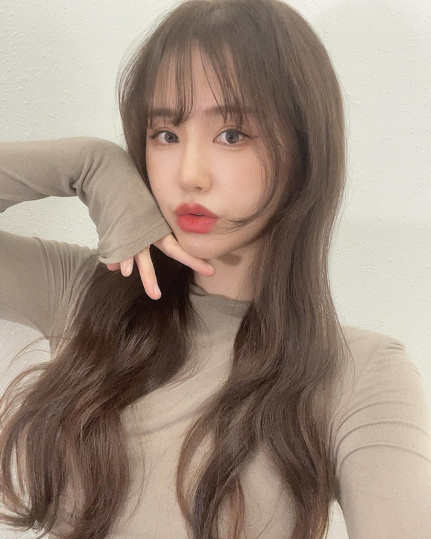올만에 머리해또니 기분도 조크 
동안소리도 여러번 듣구 ㅎㅅㅎ
머리빨 제대로 받은 하루 였달가…❤️

#순천미용실 #순천헤어 #순천염색 #순천컷트 #재이핀 #모결헤어팀 #순천히메컷 #순천히메펌