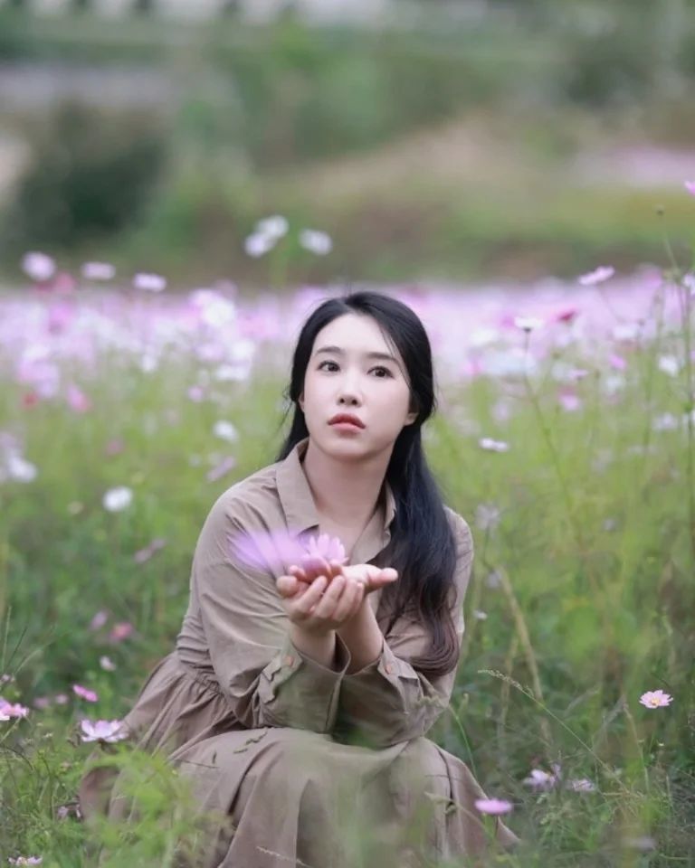 강원도 영월 동강 시스타

Photo
nasusnap

Model
glaring_daisy_ 

#강원도영월#코스모스꽃밭#꽃향기가득#여자가을코디#스냅촬영#일반인사진촬영
