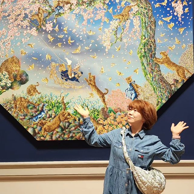 핑크가넷 on Instagram: "#50대패션 #50대패션코디 #50대패션스타일 #나만의스타일대로 #타미진원피스 #여행룩원피스 #50대여행룩 #미술관패션 #시드니미술관"