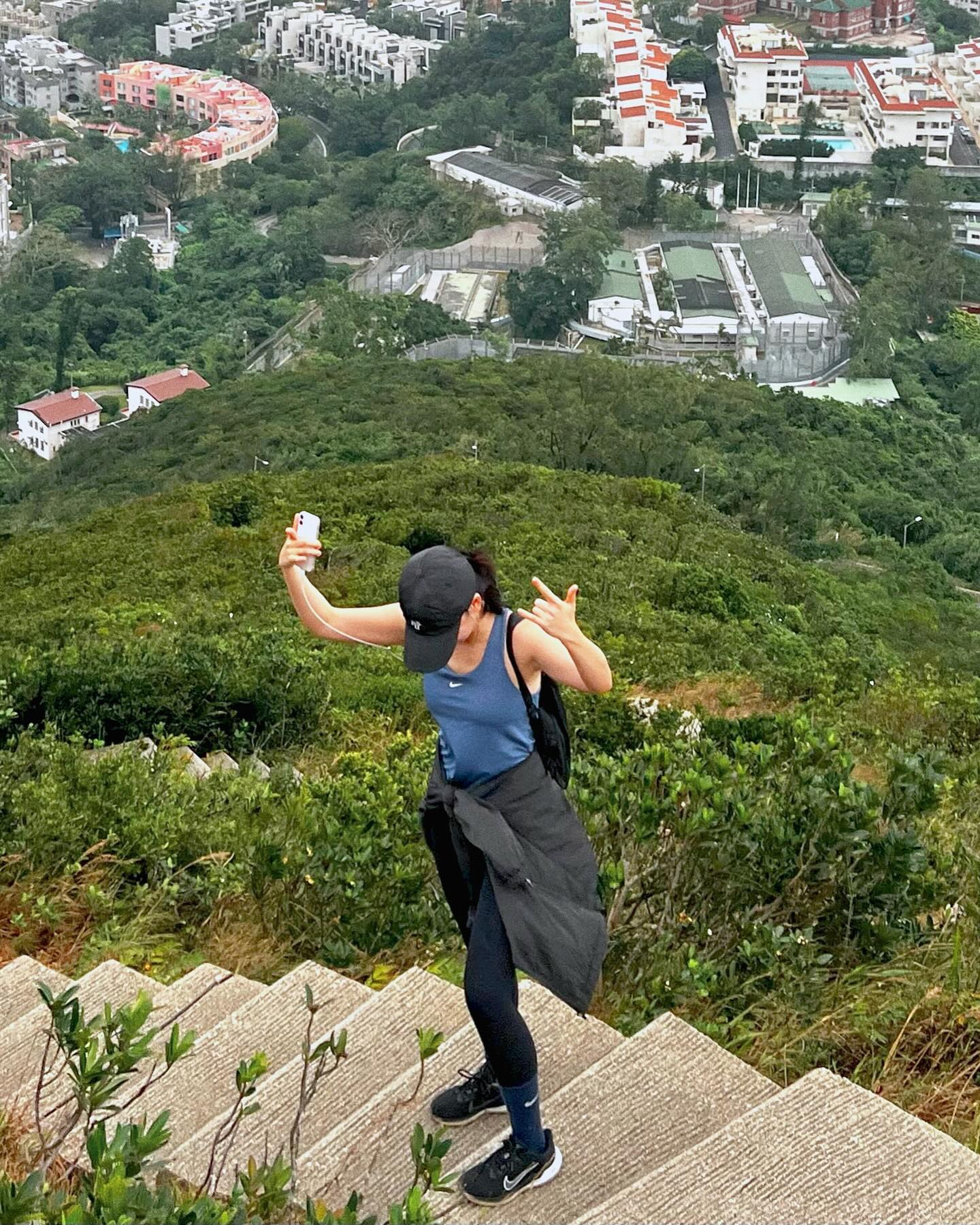 비행기 표 하루 미루고 한 일 :
(거의 밤새고) 12km 트래킹 🏃🏻‍♀️⛰️💦
