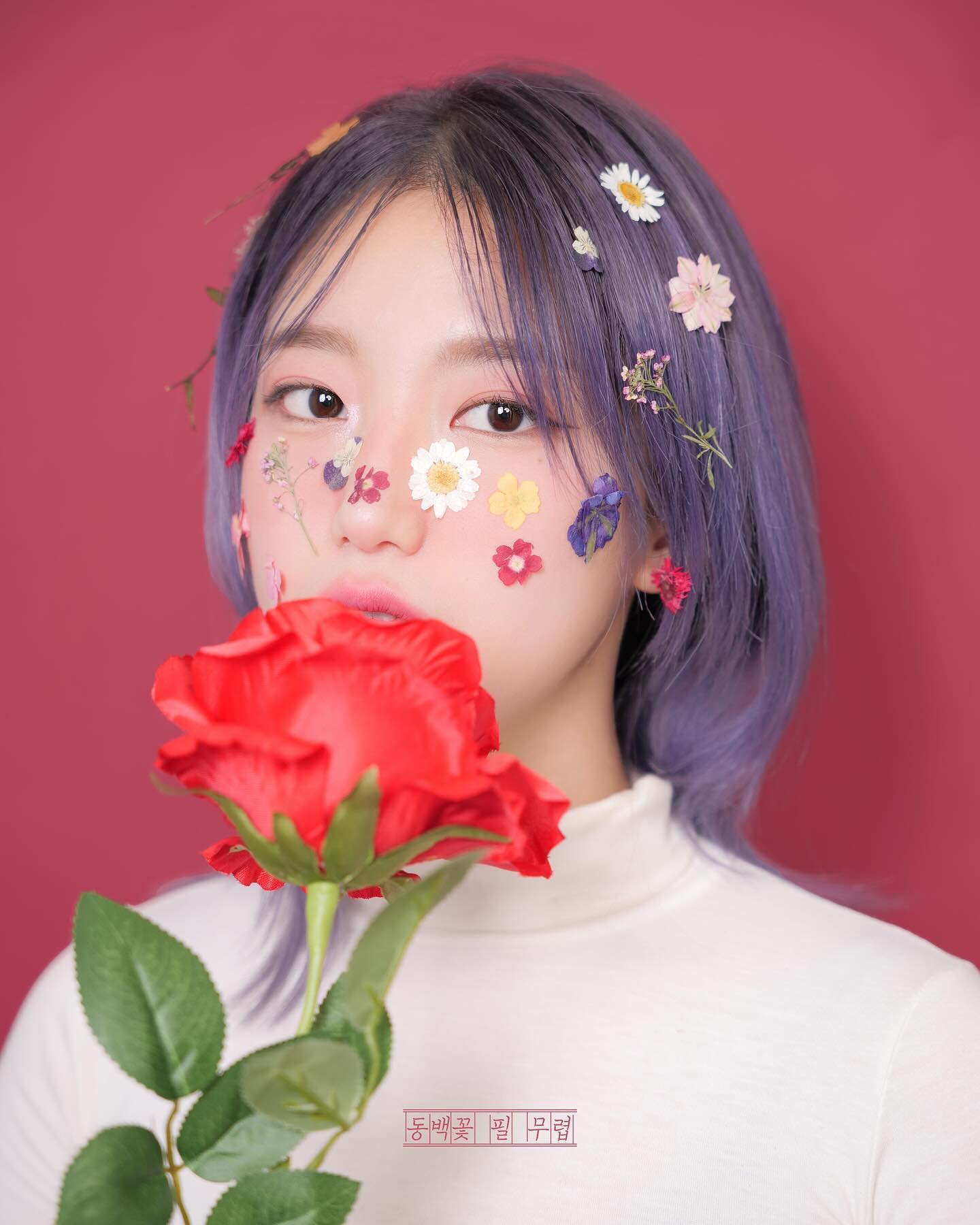 花요일 (Blooming Day)
: 내 눈에 너를 담아내는 중이야
.
.
📸: naye_film 
.
.
#헤어모델 #페이모델 #스튜디오촬영 #프로필사진 #프로필촬영 #압화 #탈색 #화요일
