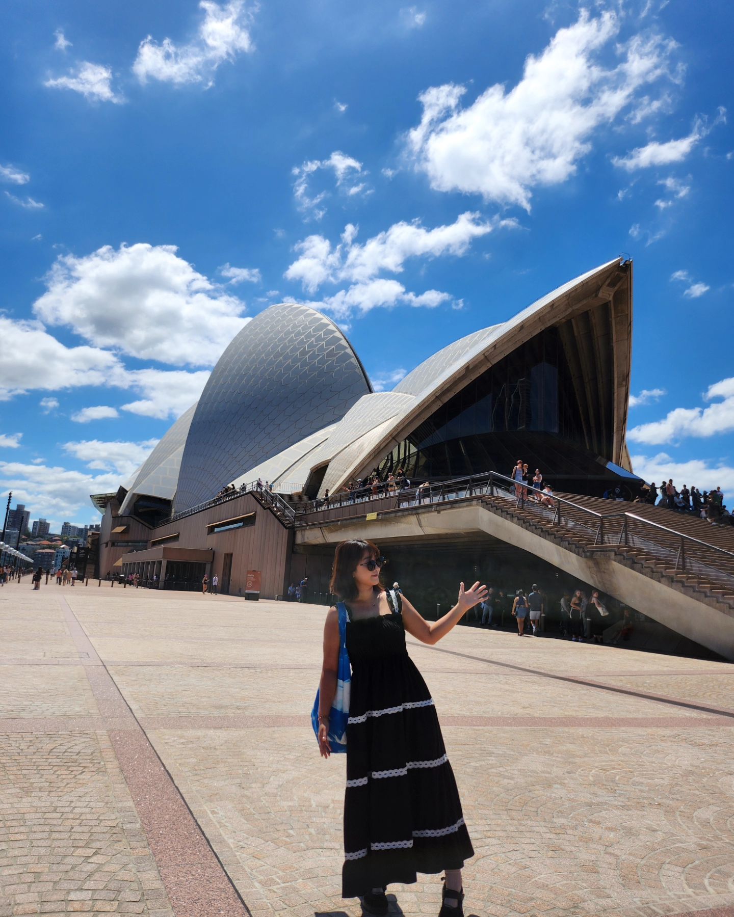 시드니🇦🇺 참 좋다
돌아가고 싶지만 돌아가기 싫다🥴
#시드니여행 #오페라하우스 #호주시드니 
#날씨좋다 #모녀여행👭 #세계여행