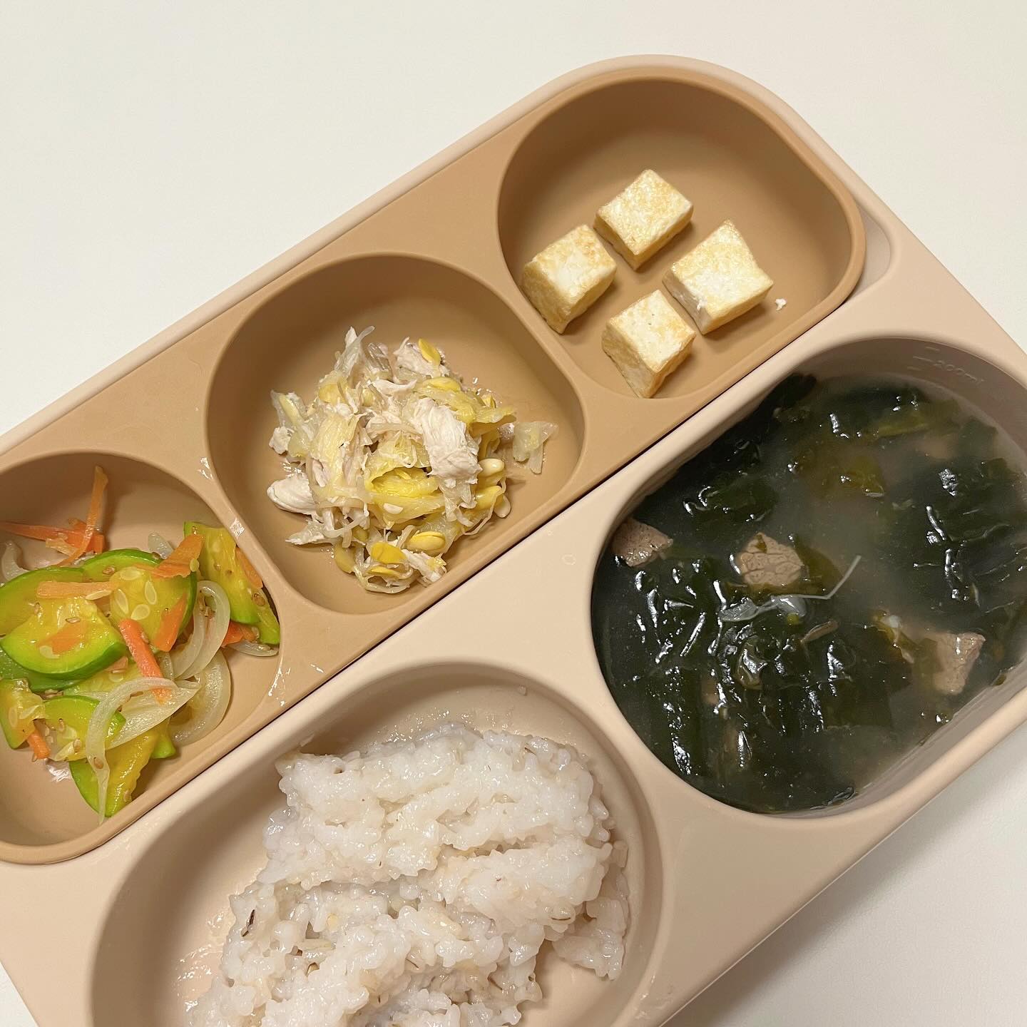 냠냠 🍴

요즘 우리 아기 밥상 
아주 냠냠쩝쩝 잘도먹는다 ◡̎

내일 아침은 뭐하지 ❔

#매일의고민
#엄마들의숙제
#유아식
#자기주도식