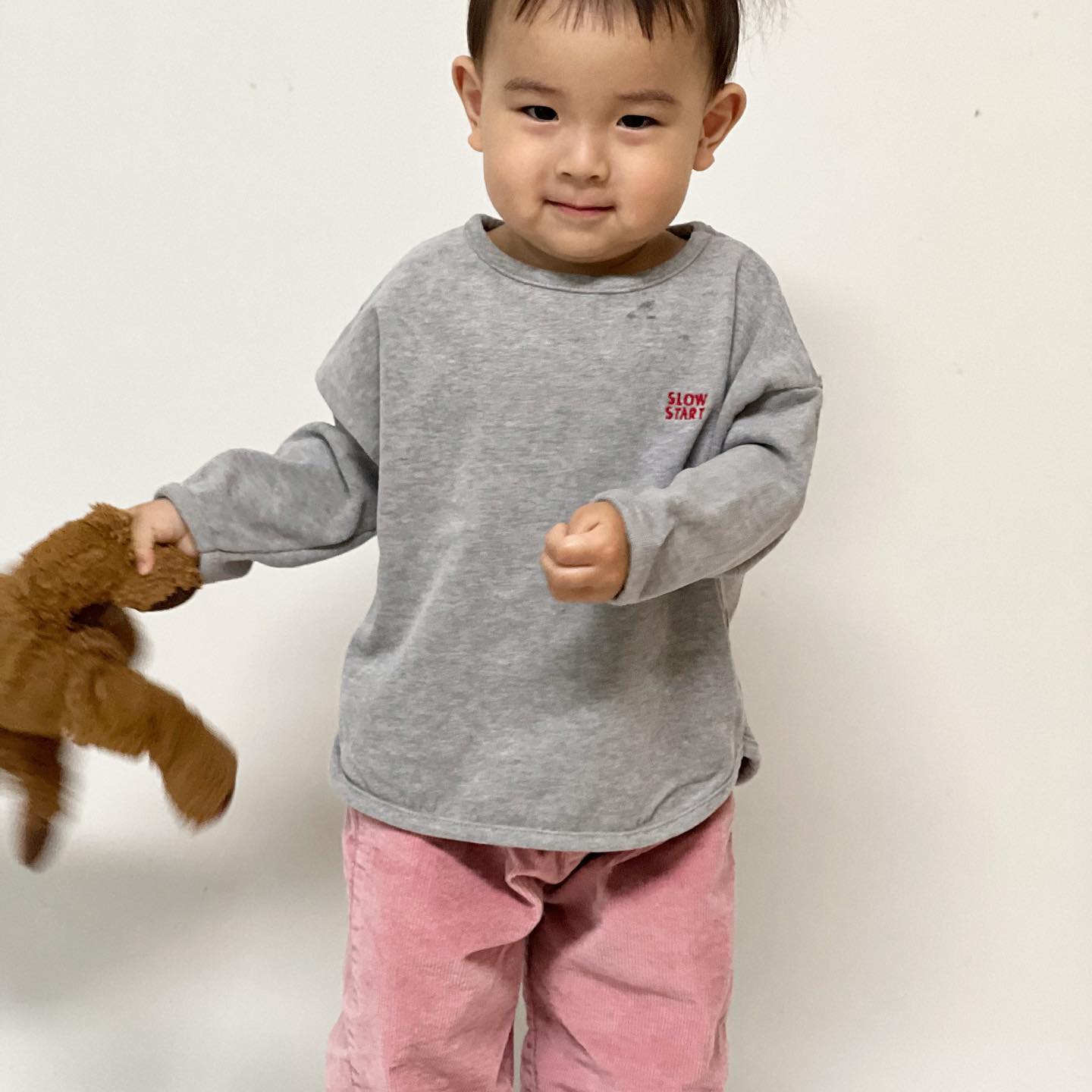 🤍
•
•
🏷️피치기모티
🏷️와이드코듀로이팬츠

재촬영 후 업로드 예정이에요🤍