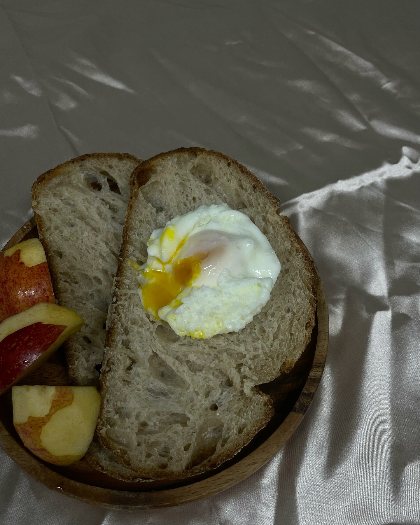 ✨아침 식단

깜빠뉴
계란 🥚
사과 🍎

 #클린식단 #다이어터 #다이어트 #다이어트식단 #헬스타그램 #도시락 #식단추천 #다이어트간식  #유지어터 #식단일기 #식단관리 #다이어터소통 #식단공유 #다이어트소통 #다이어트레시피 #유지어터식단  #오늘식단 #운동소통 #건강식단 #건강식 #식단기록 #다이어트도시락 #도시락식단 #도시락다이어트