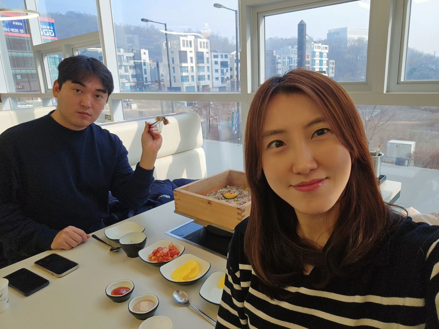 세부 2주 살이 가기 전 마지막 데이트
편백찜과 샤브샤브 무한 리필을 먹으며 마무리
나랑 서누 없이 잘 지내고 2주 뒤에 만나요
.
.
.
#평일점심데이트 #2주동안안녕 #기러기남편체험 #전떠나요