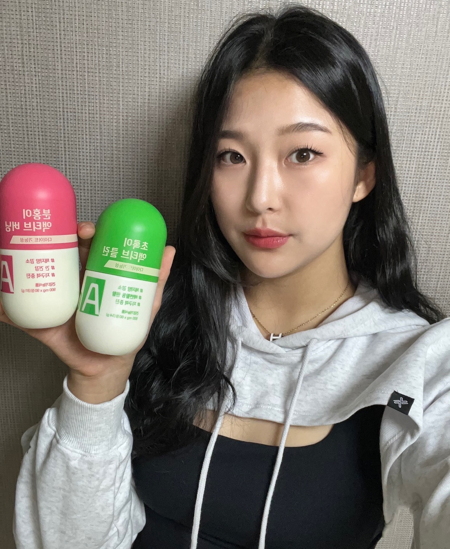 #협찬

grn__official 

GRN 분홍이초록이의 매운맛 버전이 출시했어요 🔥
분홍이초록이는 전부터 매번 쟁여두는 제품인데 매운맛이라니 !! 
완전 럭키비키자나 ~~
여름이라 옷은 얇아지는데 맛난거 많이 먹어서 몸은 두꺼워짐 ..
분홍이초록이 액티브 set로 다이어트 불태워볼게요 !!

🩷분홍이 액티브 버닝
- 탄수화물 컷팅에 도움을 주는 다이어트 핵심 원료 HCA 함유
- 피로해진 간 건강까지 케어할 수 있는 “밀크씨슬” 함유되어있고 지치지않는 일상을 위해 지구력에 도움 되는 옥타코사놀 까지 !
- 섭취 방법 : 1일 3회, 1회 1정 / 식전 섭취
💚초록이 액티브 버닝
- 기름진 식습관 케어에 도움을 줄 수 있는 3중 기능성 녹차 카테킨 함유
- 다이어트 시 쉽게 생기는 화장실 고민을 해결해줄 “자일로 올리고당” 함유
- 섭취 방법 : 1일 2회, 1회 1정 / 식후 섭취

#grn #지알엔 #어디든지알엔 #누구든지알엔 #다이어트필드 #분홍이 #분홍이액티브 #초록이 #초록이액티브 #분홍이초록이 #여름다이어트 #휴가다이어트 #휴가준비 #여름휴가준비 #다이어트 #다이어트방법 #다이어트시작 #다이어트추천