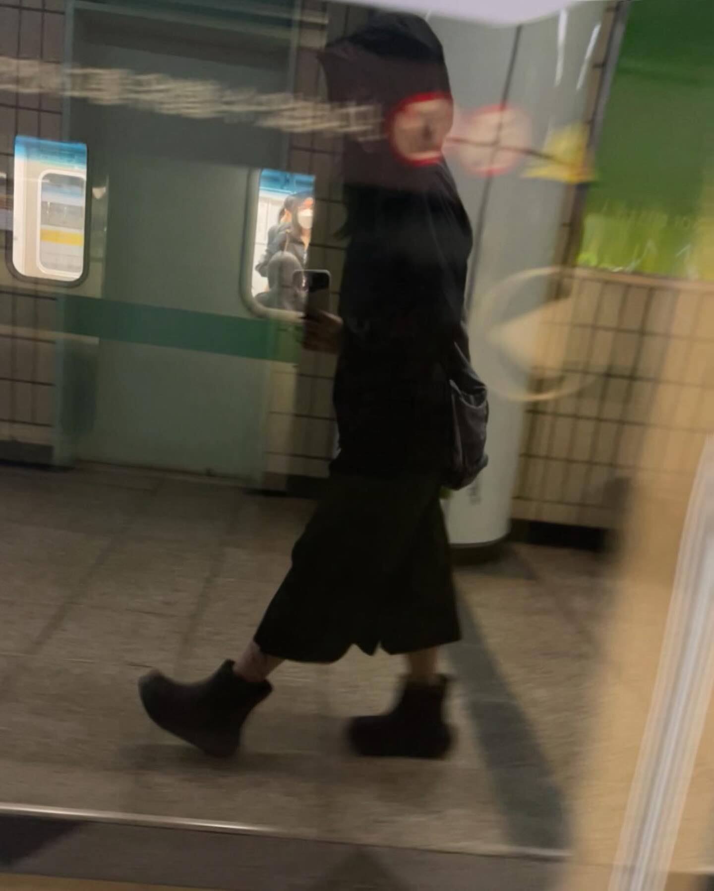뉴 타투와 기묘한 인형들