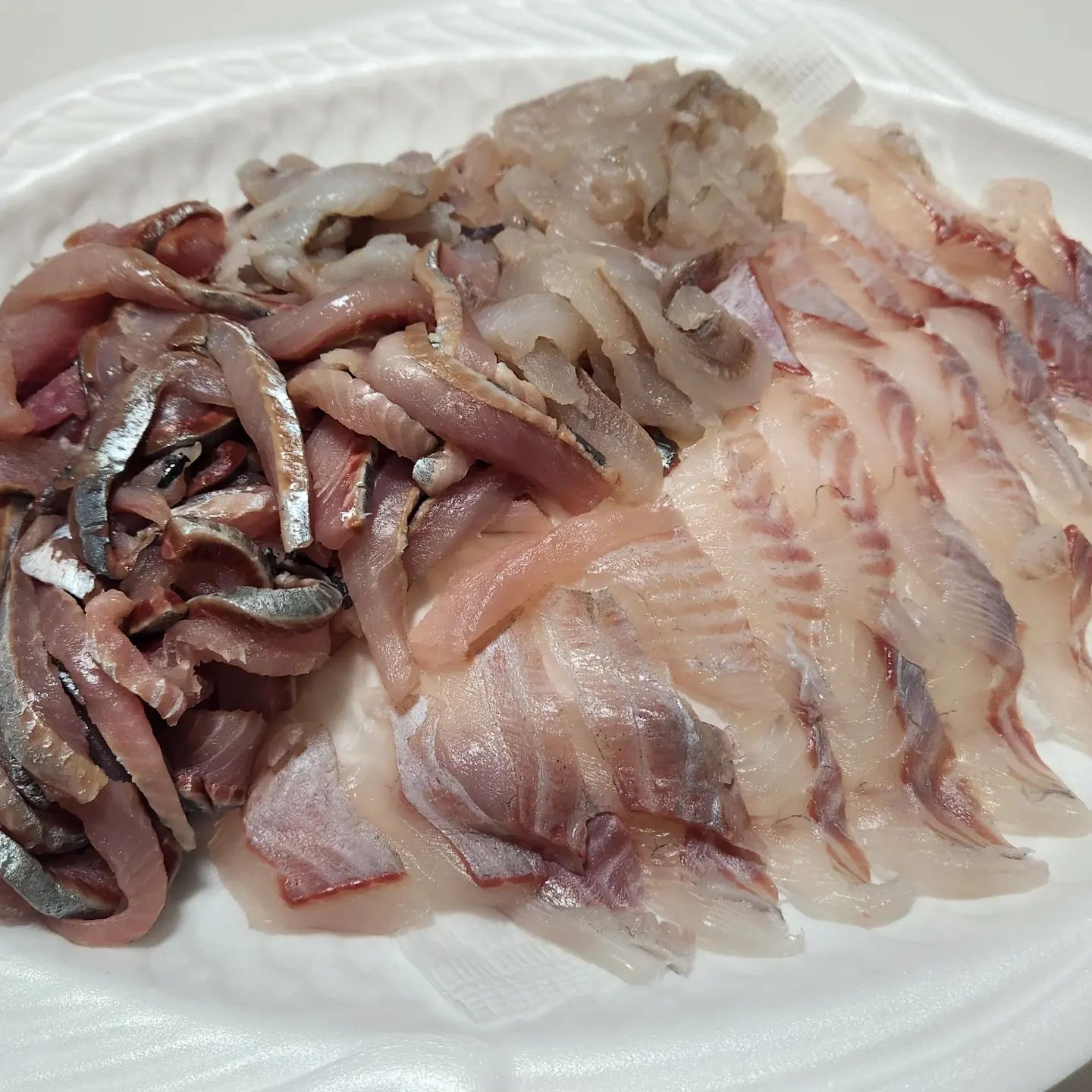 속초 동명항 회센터 27호 경남상회!!
신선하고 다양한 회!!!
가성비도 좋고 맛도 좋고!!!
돌돔, 청어, 새치, 가자미

#속초 #속초회맛집 #속초회센터 #속초회직판장 #속초회 #속초회센터🐟