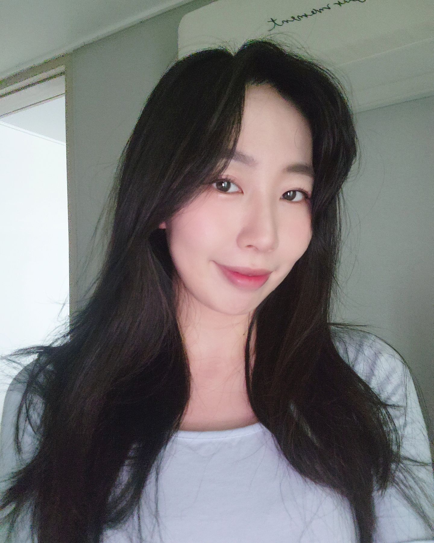 앞머리 그새 없애버린 사람 나야나...🩵
자르고 찍은 사진도 얼마 안올리다가
그새 없애버린 나만 남았지....🤭