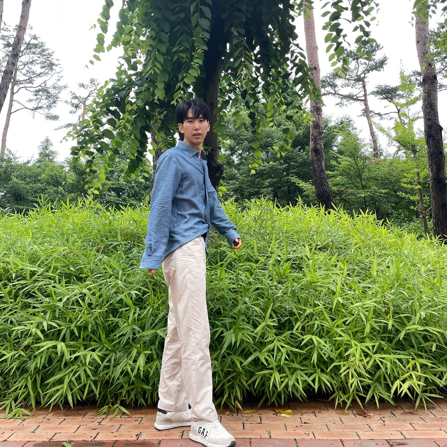 지앤오에서 라이트블루 버튼다운셔츠와 스트레이트 치노 팬츠를 보내주셨어요 세미 오버핏이라 착용하기 편리하고 다양한 룩에 활용할 수 있고 소재도 편안하고 좋아요 ✨
그리고 자사몰에서 신상 할인 및 PAYBACK 이벤트 중입니다 ⭐️💫

#협찬 
zno.magazine,#지앤오 #zno #남자데일리룩추천 #shapefitcolor #핏좋은지앤오 #무신사 #무신사스냅크루 #musinsa