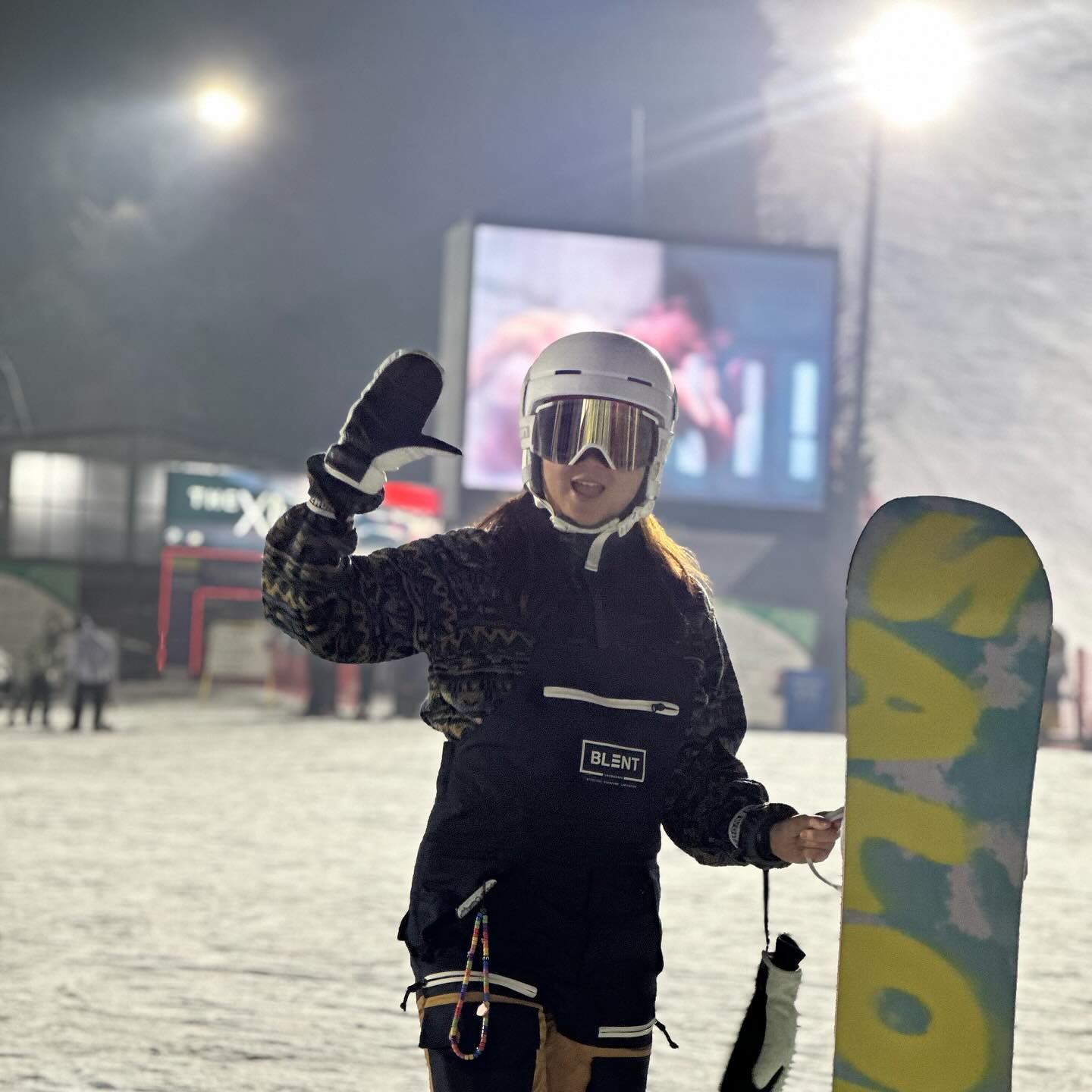 이번시즌 처음이자 마지막 스키장🏂
나이 들어서 체력이슈로
새벽스키도 넘 힘들고~ 한시간도 못탐~ 
정이의 조이는 귀염방구네🚙
애두라 다음은 파라다이스야🌊
