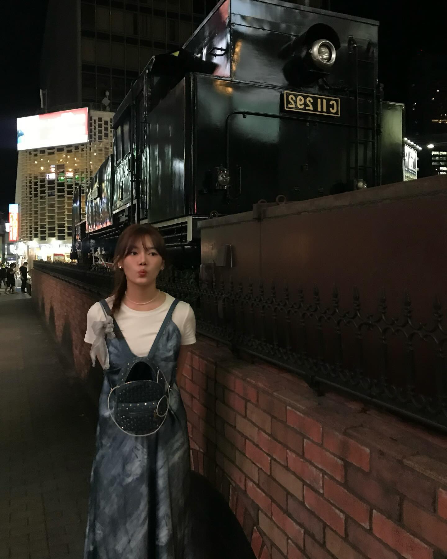 🌃🌉🚂

#빈티지 #빈티지룩 #y2kfashion
#y2koutfits #korean #koreanstyle
#日本旅行 #셀카 #레이어드컷 #좋반 #좋아요 #헤어모델 #y2k #outfit #아웃핏 #도쿄 
#vintagestyle #vintagefashion #fff #일본 #likeforlikes #likeforfollow #東京タワー