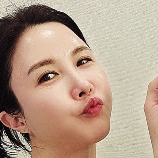 노혜원 on Instagram: "🌈요즘 건강한 삶을 위해 운동 뿐만 아니라 영양까지도 꼼꼼히 챙기고 있는데요^^ ✔️탄,단,지,비타민 외에 미네랄(무기질)까지 확실하게 관리하고 있어요^^ 🌈우리몸