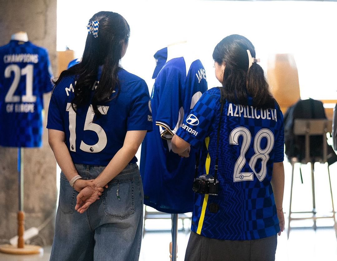 Luna와 Forky,, 그리고 cfckorea,,, 💙
Photo by wild_9282 
.
.
