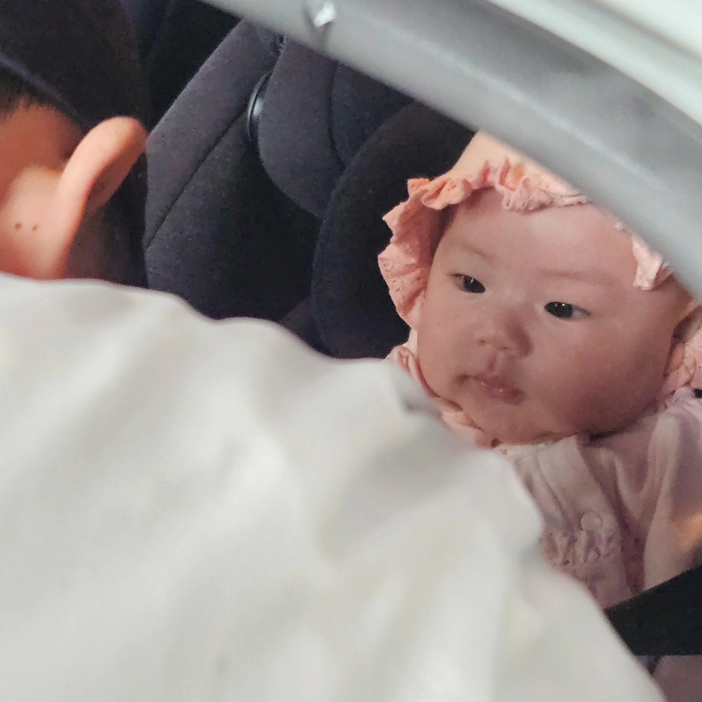 D+7️⃣2️⃣ 빵떡이..?
 
 
 
우래기 얼굴에 언제 이렇게 살이 붙었지..?
뭔가 빵떡이 같으면서도 치명적으로 귀여워..🩷
채워니는 무럭무럭 폭풍성장중!!!!💪👼🫰
 
 
 
 
#생후72일 #빵떡이 #볼빵빵이 #볼통통아기 #핑크공쥬
#아빠뭐해 #아빠어디가 #오디가는거야 #유모차사러간다
#육아일기 #채원이일기 #육아스타그램 #육아소통
