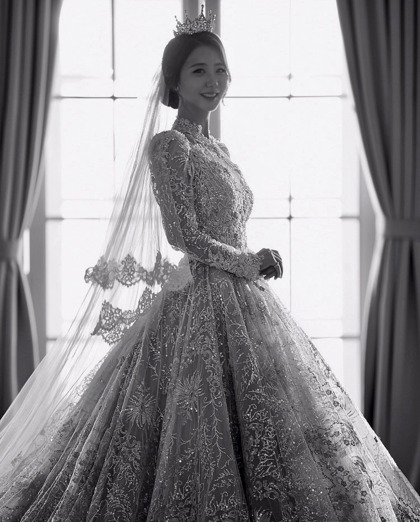 사진첩 뒤적거리다가 발견 벌써 3년전 이라뉘..
또 공주놀이 하고싶은데.. 🤣👑👑