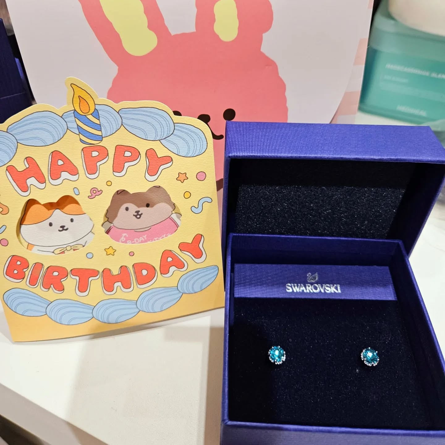 울 예쁜 아가씨가 미리 보낸 생일선물🎁
너무 예쁘잖아! 손편지는 더 감동감동🥹
고마워영 사랑하는 울 아가씨🩷🩷

#미리생일선물#생일선물#스와로브스키#귀걸이#손편지#감동감동#사이좋은아가씨와새언니#고마워#좋아