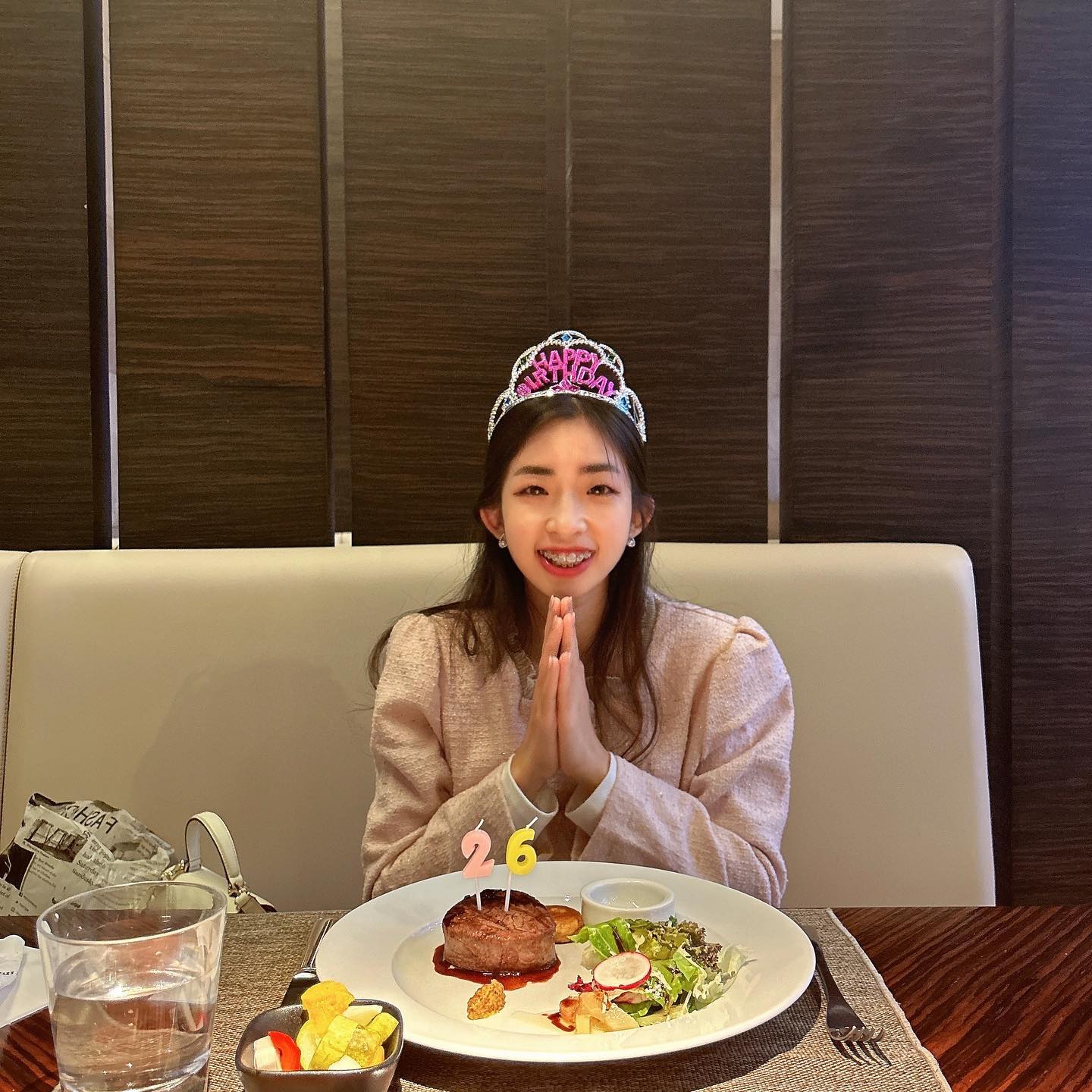 10/6 my happy birthday 🩷
(오빠랑 3번째 생일 보내기 앞으로도 같이 보내자🥰)

소중한 인연들 사랑 듬뿍 받아서 해삐해삐🩵