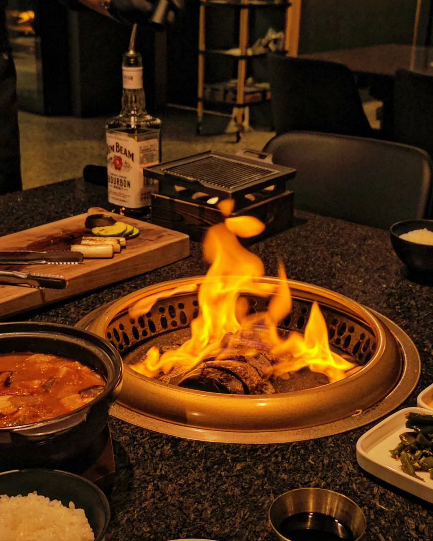 #광고
소고기는
언제나 한우 안심을 찾기에
안 가볼 수 없던 #화다인

강남 논현동에 위치한 
숙성한우 1++ 다이닝 플레이스로 
최고등급의 엄선된 BMS no.9 
한우1++ 소고기만을 사용하여
고기 퀄리티부터 만족스럽고
감성적이고 아늑한 분위기에 
더욱 맛있게 즐길 수 있었어요

저는 한우 안심으로 주문했는데
시그니처답게 살살 녹고 맛있었습니다!

테이블, 바테이블, 프라이빗 룸까지
준비되어있어서 데이트, 회식, 모임
모두 추천하고 싶은 곳!:-)

#동영상 보시면
왜 감성화로구이라는 
서브타이틀이 붙는지 아실거예요
아늑함 그잡채:-)

※와인 콜키지는 무제한 free이니
참고하세요:-)

#강남한우맛집 #강남한우
#논현동맛집 #강남맛집
#한우맛집 #강남한우다이닝