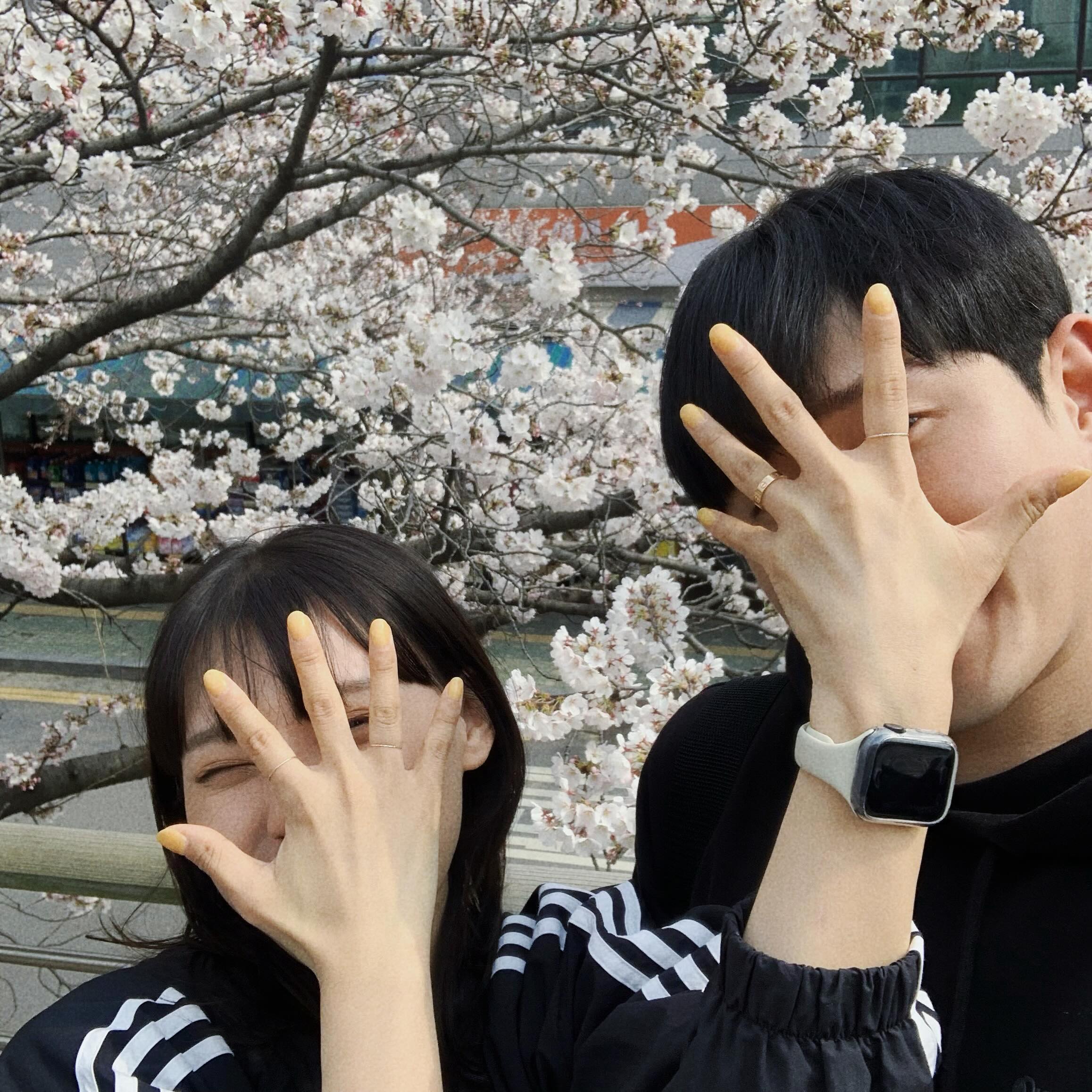 봄봄봄 봄이 왔네요 우리가 처음 만났던..
어찌구저찌구….우리의 열두 번째 봄🌸…낭만..가득..