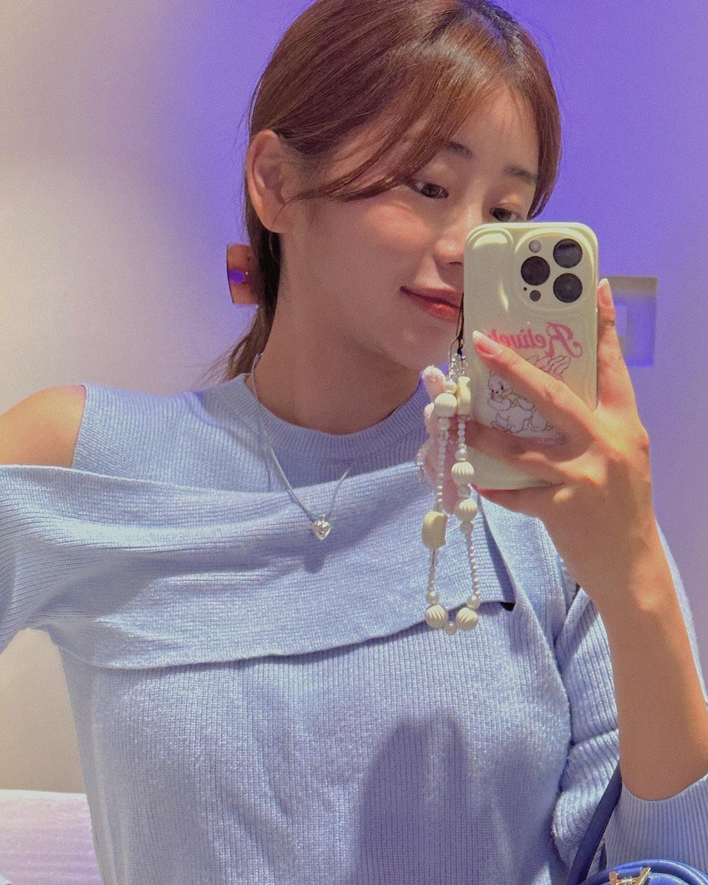 암튼 요즘 이쁜게 너~무 많아 너!무!
핸드폰 주렁주렁부터 목걸이 귀걸이 🙈 요즘 꽂힌 브랜드 tatianajewelry_ #타티아나 #TATIANA