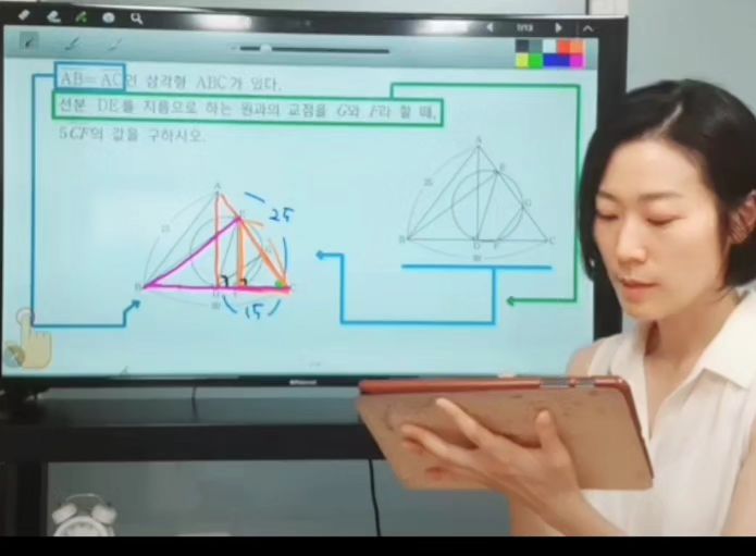 #생존신고

생존신고해요👉👈
이번주도 운동은 틈틈히 하고 있어요.
(인님들의 소중한 댓글에 답글을 빨리 못 달아드릴것 같아서 미안해서 운동인증은  스토리에 하고 있어요.) 

저는 5년전에 주7일을 밤낮없이 일하면서 건강이 많이 나빠졌었어요. 
그래서 지난 3년동안 건강회복에 힘쓰느라 노력을 많이 했어요.

그래서 수업도 줄이고 건강회복에 초점을 맞춰서 살면서
인님들과 소통하며 즐겁게 운동하며 건강한 음식을 먹으려고 노력했어요.
그 결과 3년동안 건강을 많이 회복했어요. 🥰👍
그동안 너무 즐겁게 지내서 시간 가는 줄 몰랐어요. 모두 고마워요💕

건강이 많이 좋아져서  이번년도부터는 다시 수업을 늘리려고해요. 

예전처럼 인스타에 피드를 매일 올릴 수 있을지는 잘 모르겠으나😔
앞으로도 인님들과의 소통을 이어가며 
운동도 꾸준히 하고 싶고 서로 좋은 영향 주고 받고 싶어요.

인님들과 소통하며 운동하는게 저에겐 참 즐거운 일이였거든요💕

틈틈히 운동 피드 올릴께요.
이번년도도  함께 해주실거죠? 👉👈

현생을 잘 살면서 운동도 꾸준히 하시는 인님들 존경합니다.
둘다 잘하기가 너무 어렵더라구요. 😔💦

하지만 저도 노력해볼께요.
새해에 좋은 일 가득하시길 바랄께요🥰💕

(수업 바로 들어가야해서 답장이 늦을 수 있어요.죄송해요. 🙏)