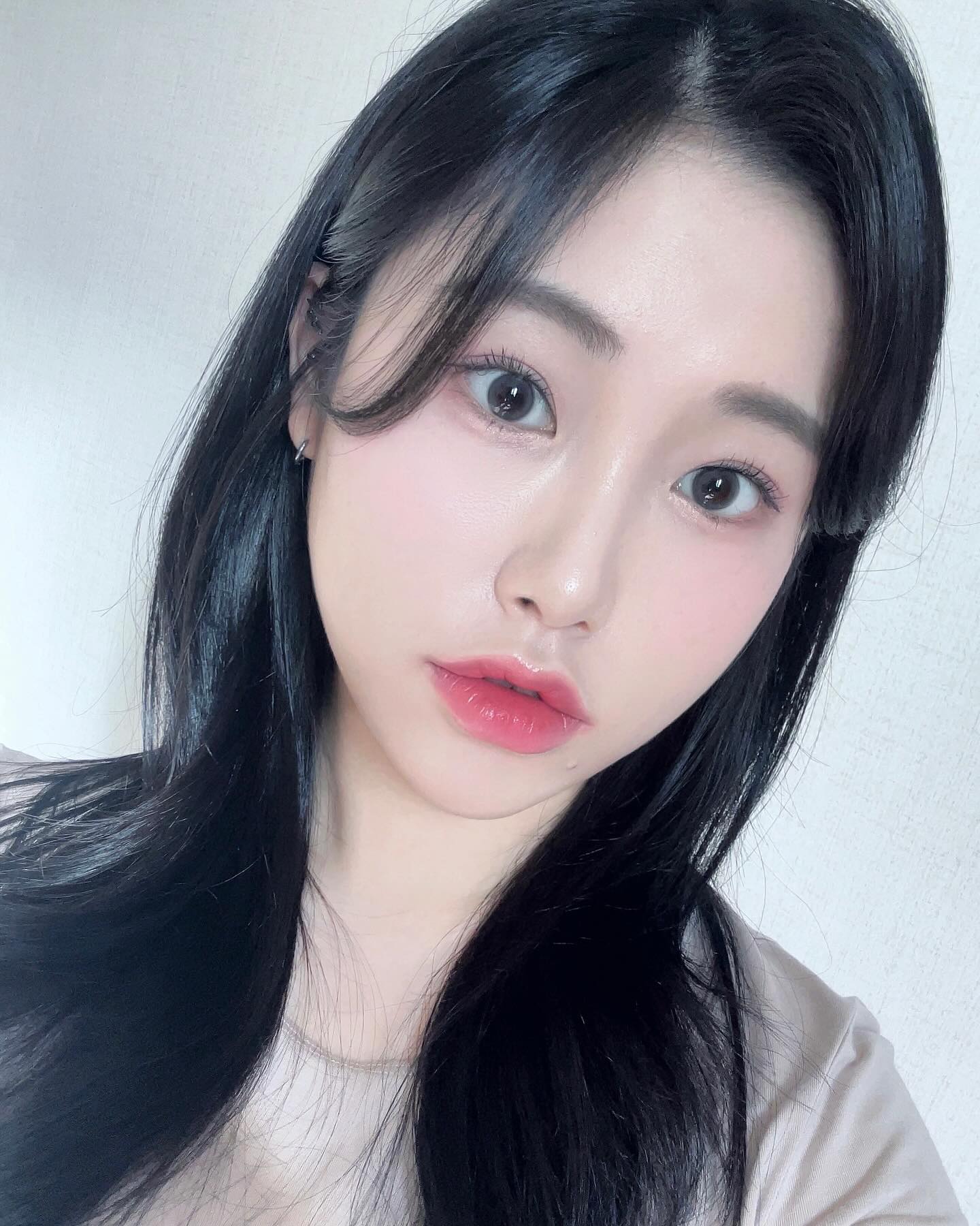 #협찬 olens_official 

러시안 블루같은 은은하고 영롱한 눈동자 만들어주는 샤인터치 밀키그레이✨🩶 
🎁12/28~1/14 오렌즈 공식 홈페이지에서 ‘100% 당첨 샘플 + 본품 증정 이벤트‘ 진행 중입니다

#샤인터치 #밀키렌즈 #밀키톤업 #영롱톤업 #데일리렌즈 #오렌즈 #olens #데일리렌즈 #렌즈추천 #뉴진스렌즈 #민지렌즈 #쿨톤렌즈 #그레이렌즈