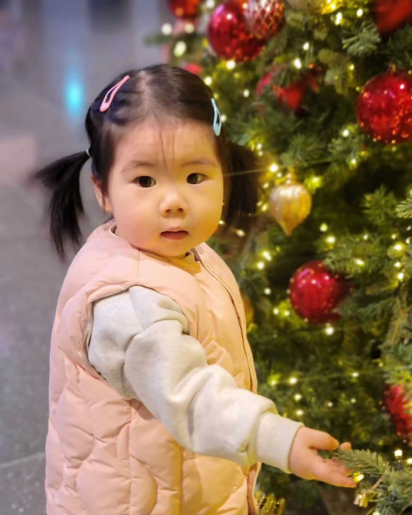 #새해첫날

새해첫날에 갔던 #영종도인스파이어리조트 
실내라서 겨울에 아기데리고 가기 좋았던 곳
혼자 잘 걷고 뛰고😍
많이 컸당❤️

#524일아기
#17개월아기
